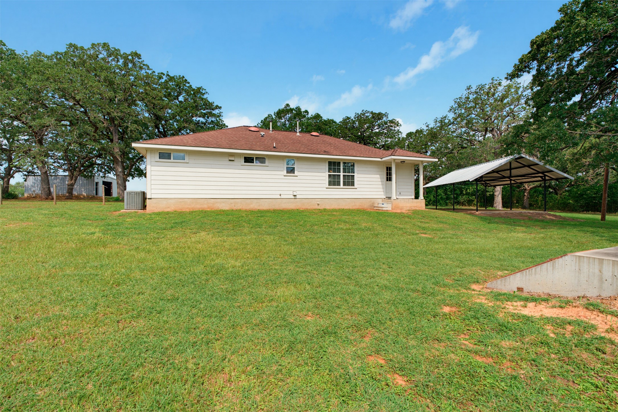 main property photo 20