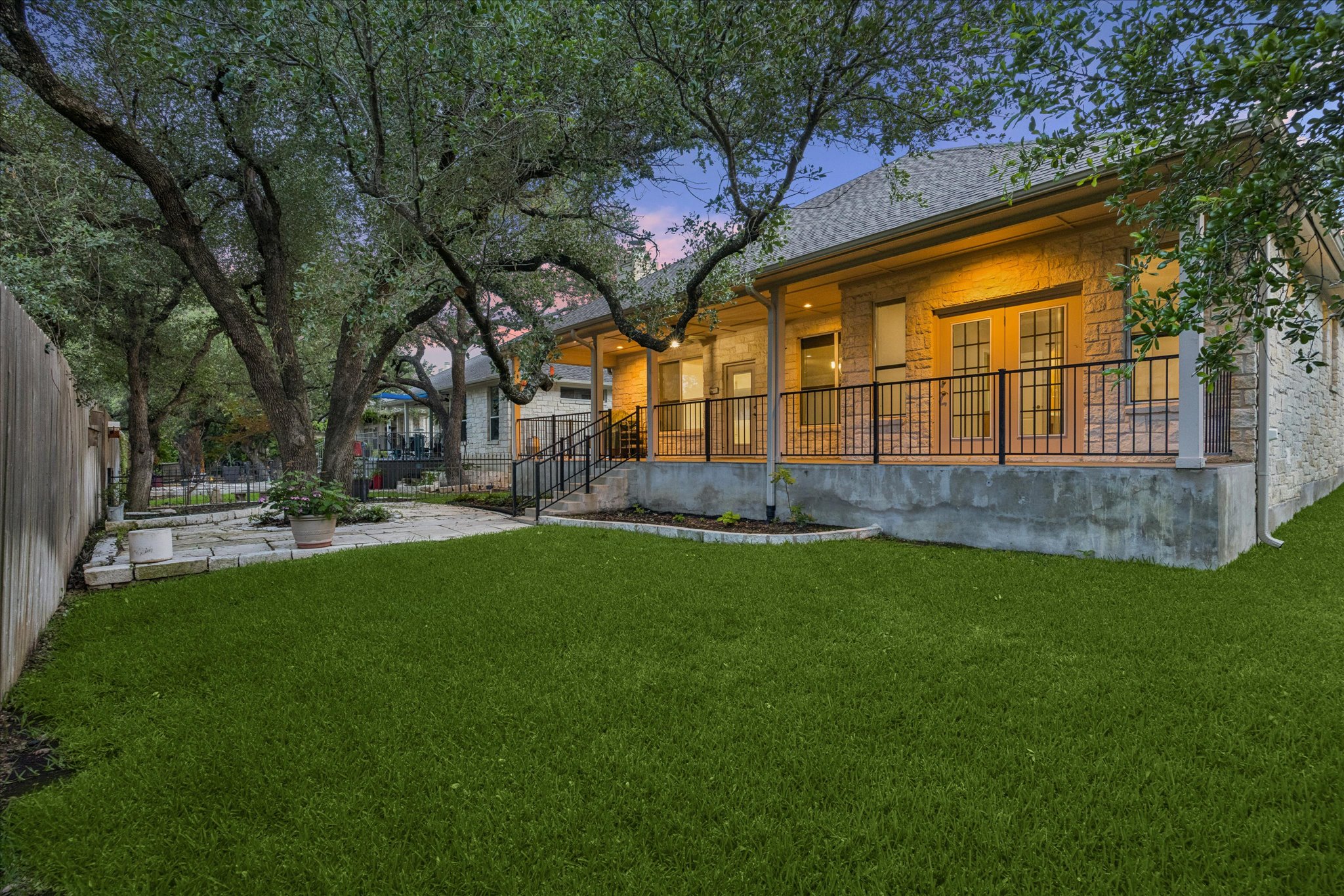 main property photo 28