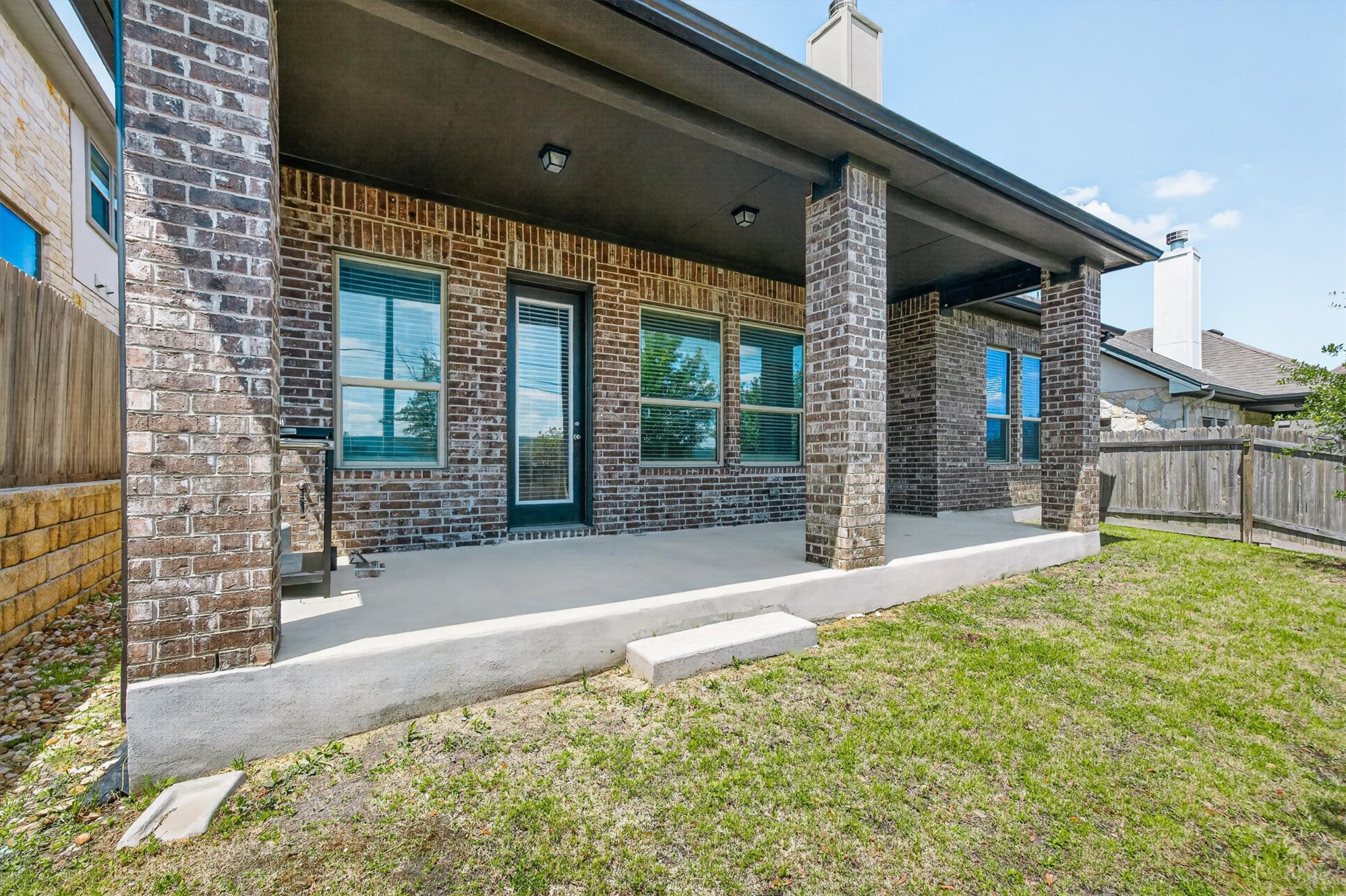 main property photo 37