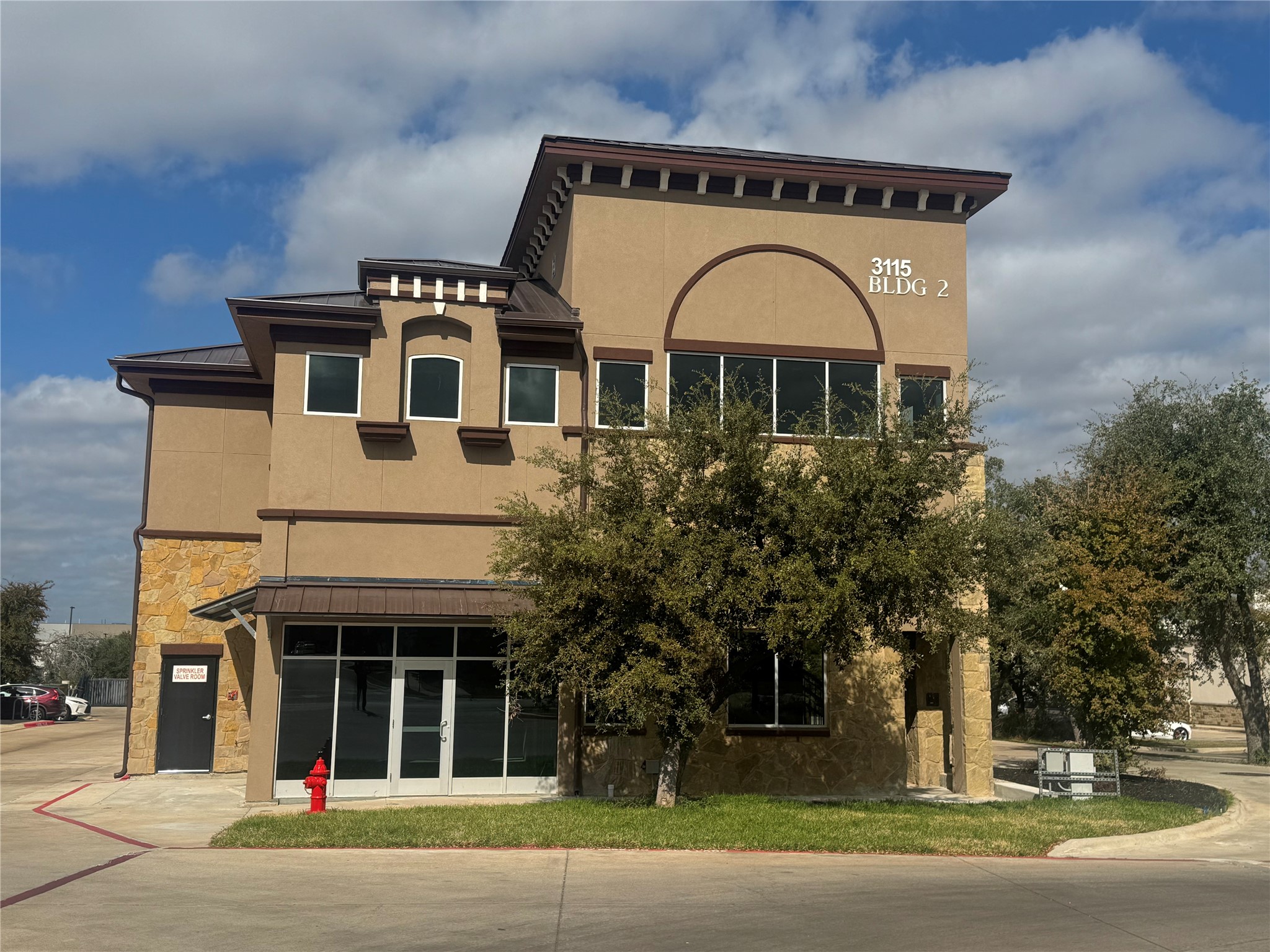 main property photo 2