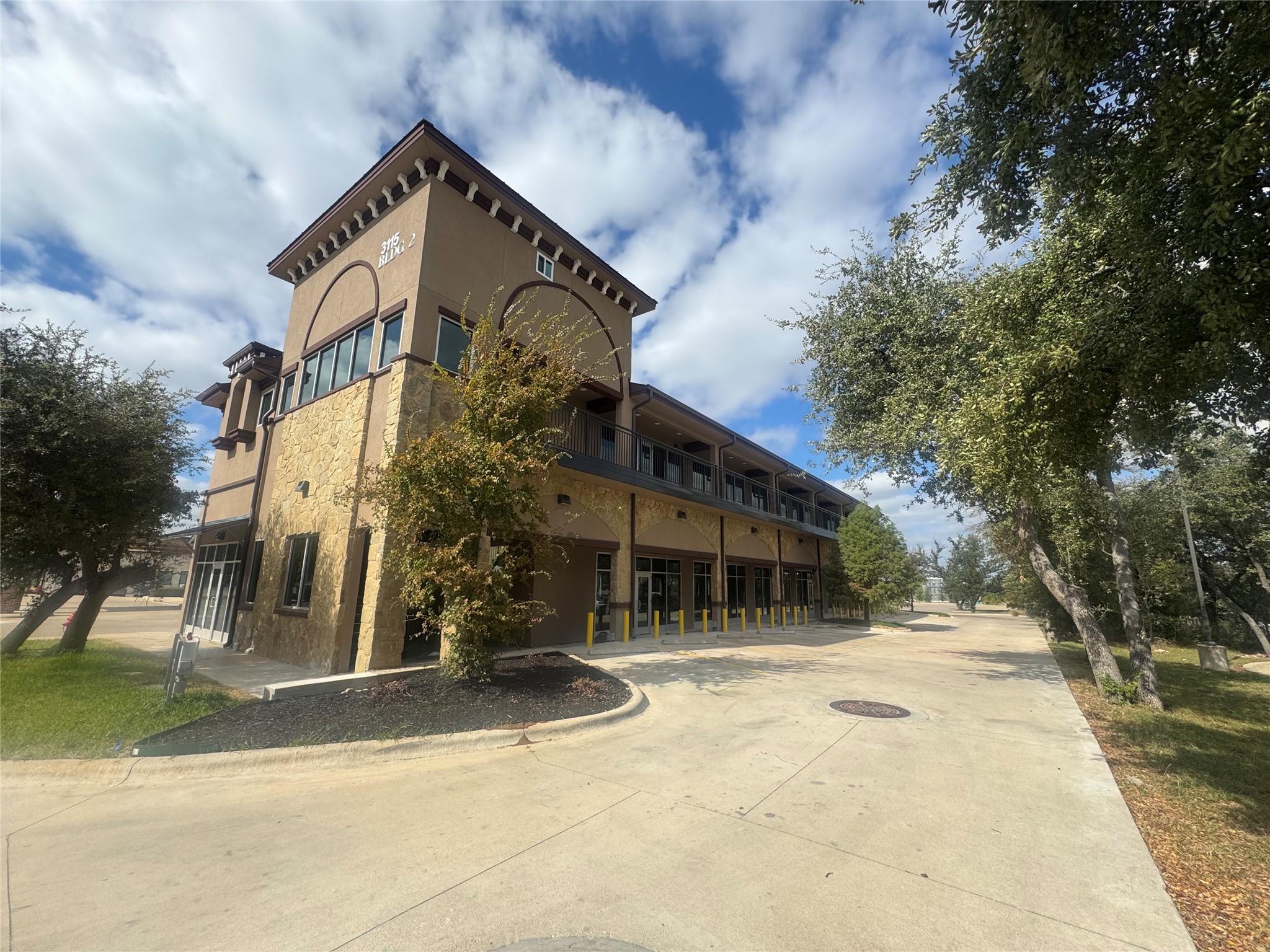 main property photo 3