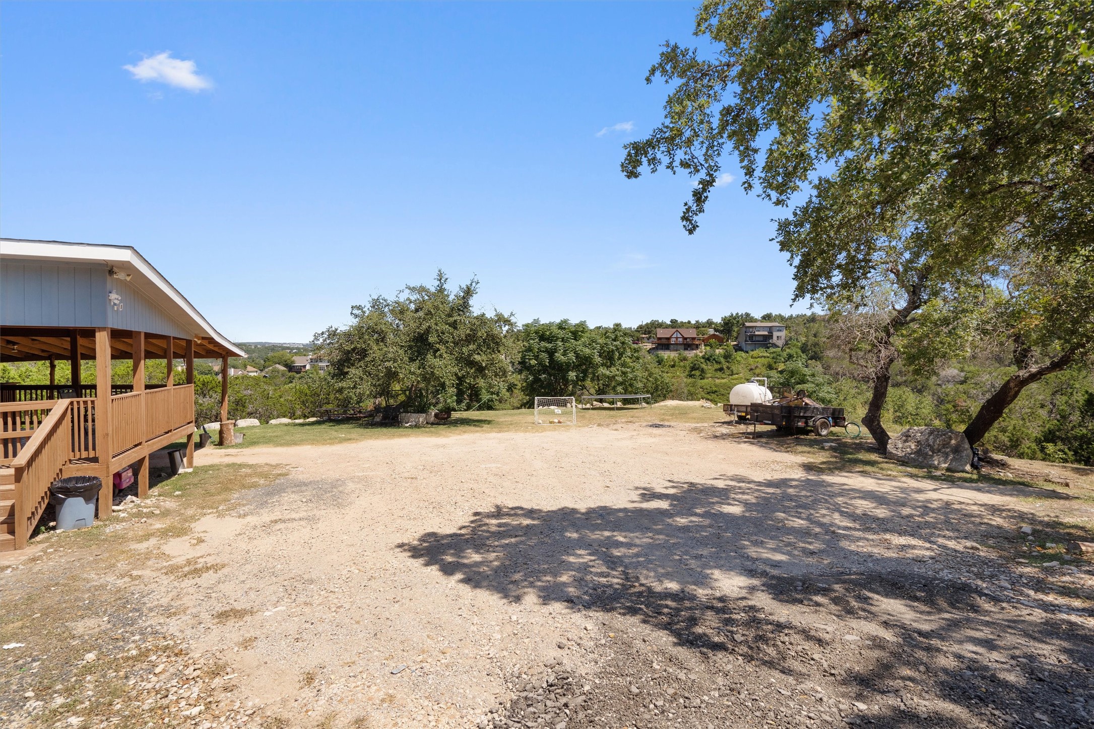 main property photo 37