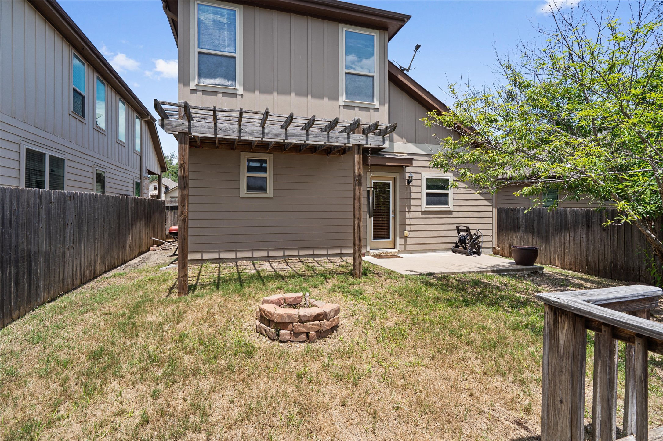 main property photo 29