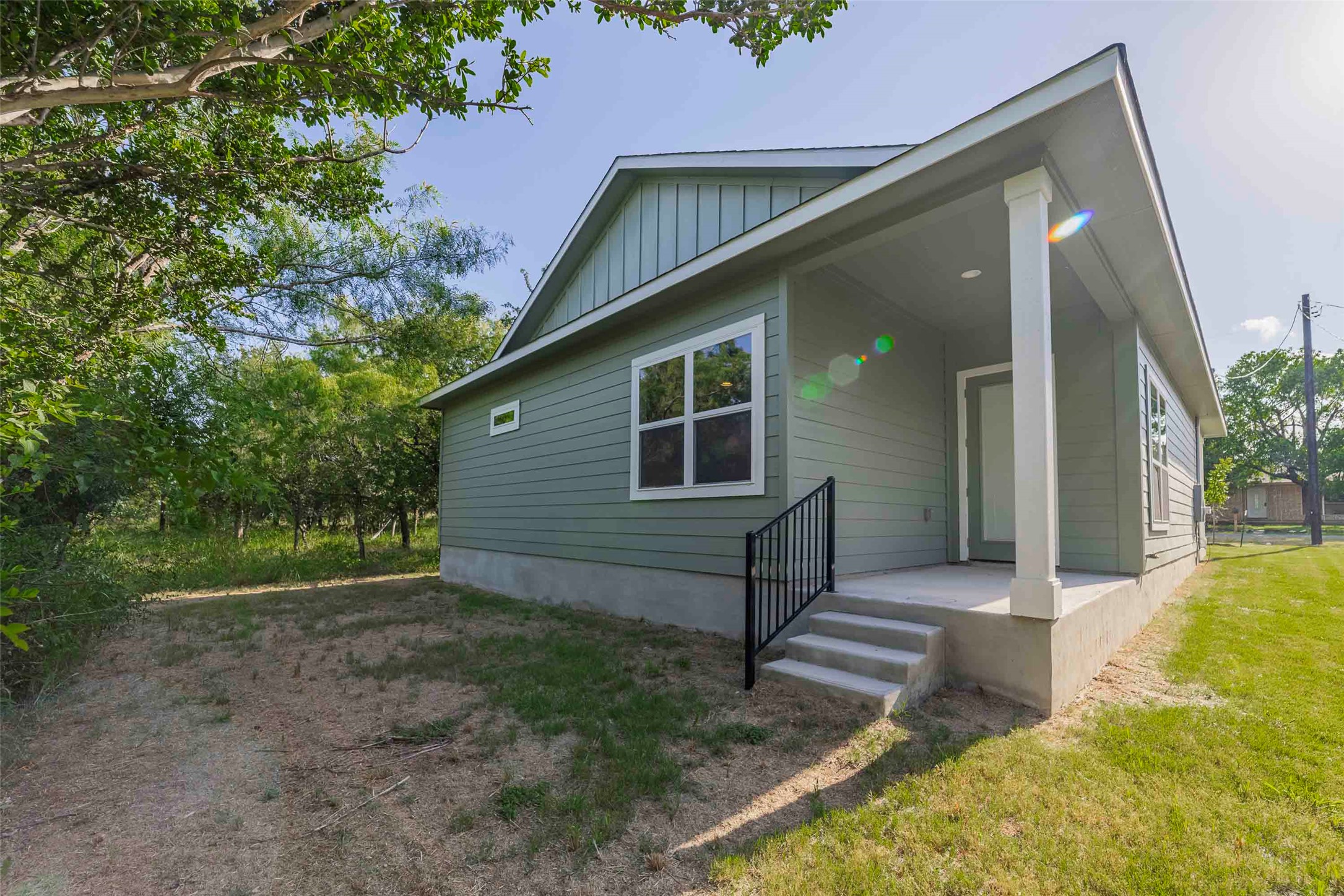 main property photo 17