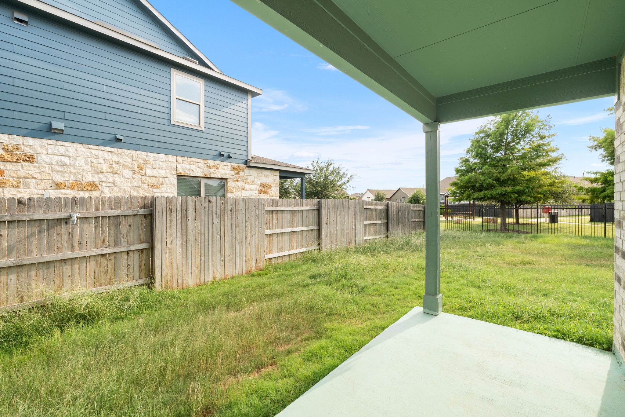 main property photo 30
