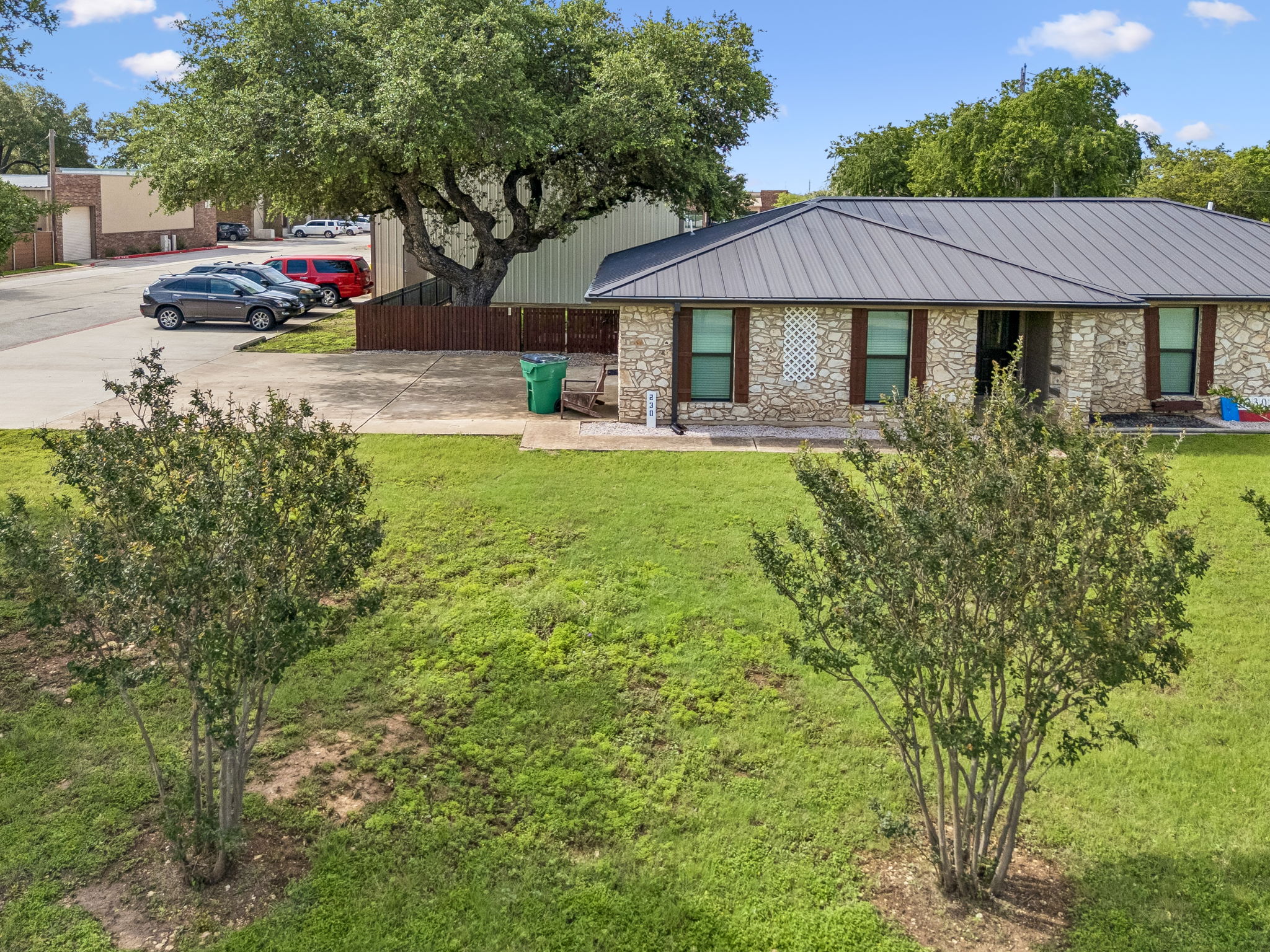 main property photo 4
