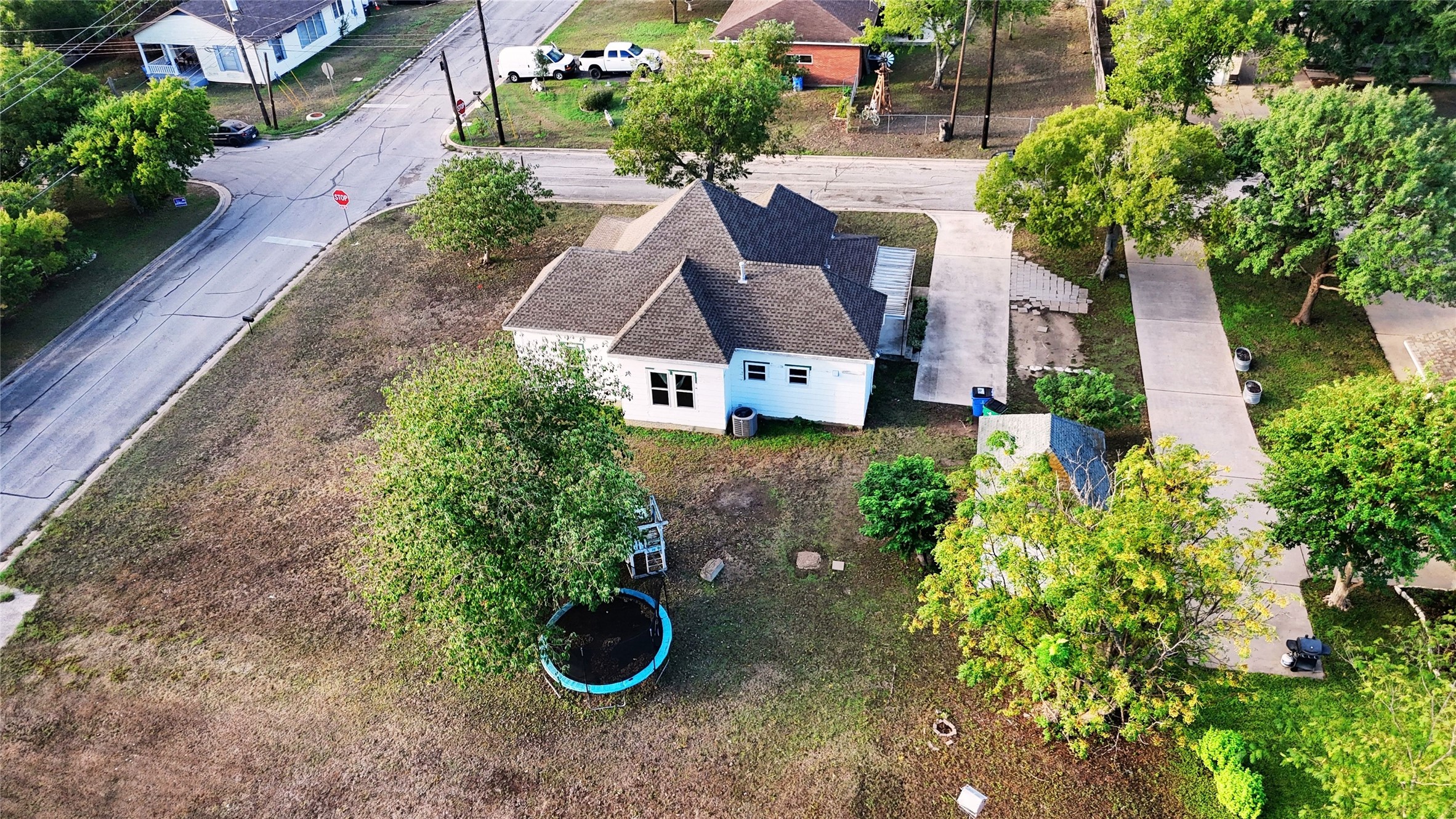 main property photo 11