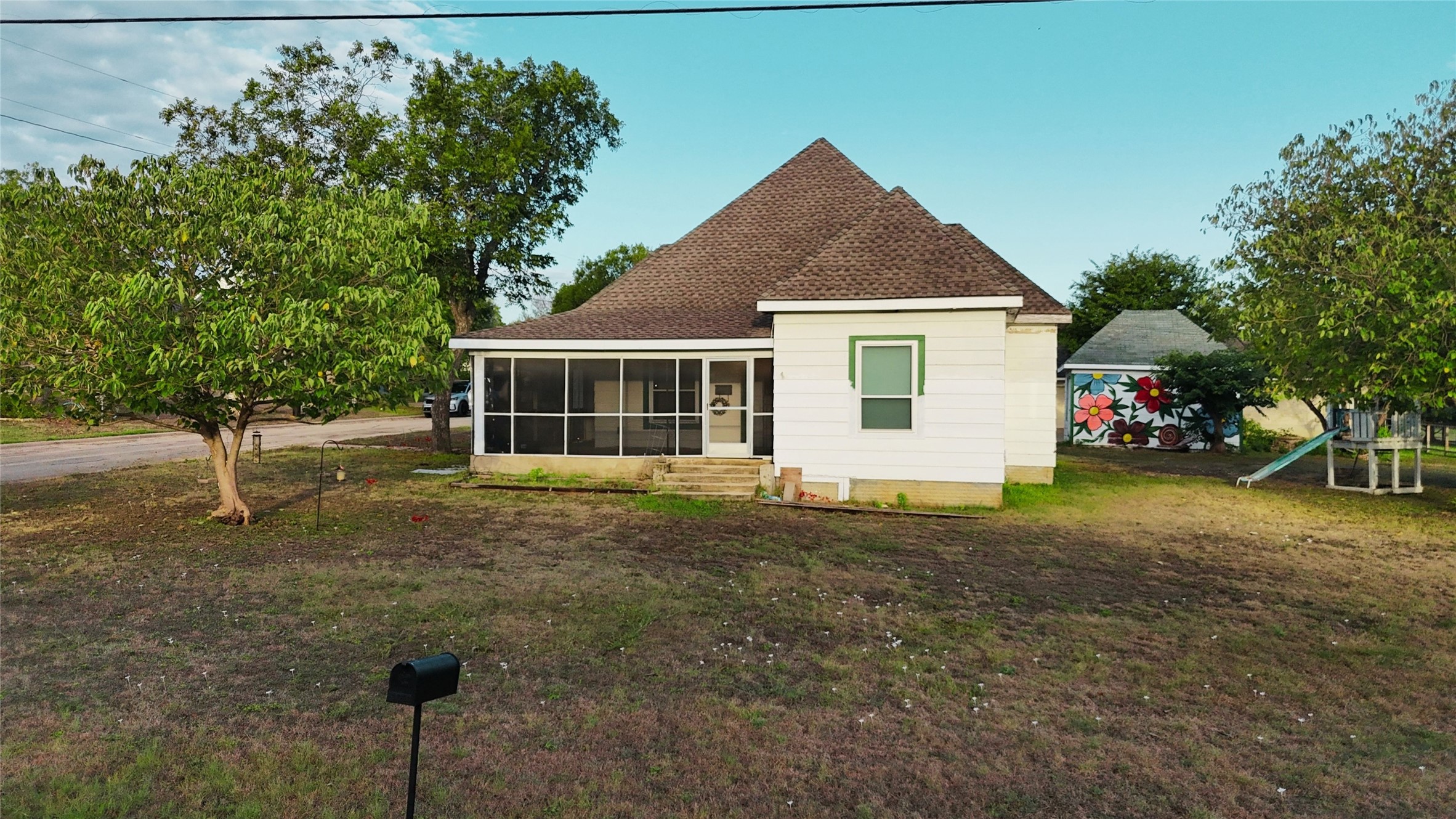 main property photo 4