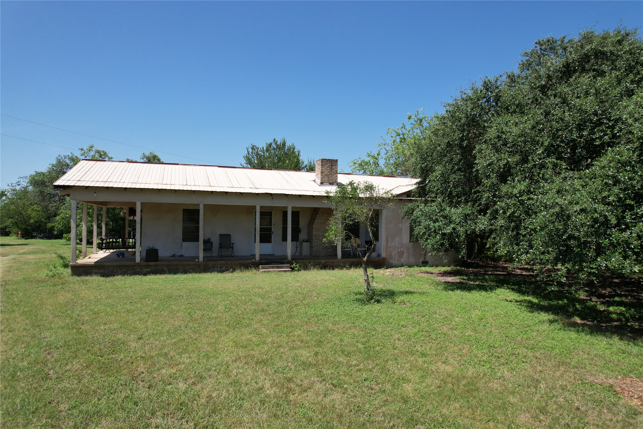 main property photo 8