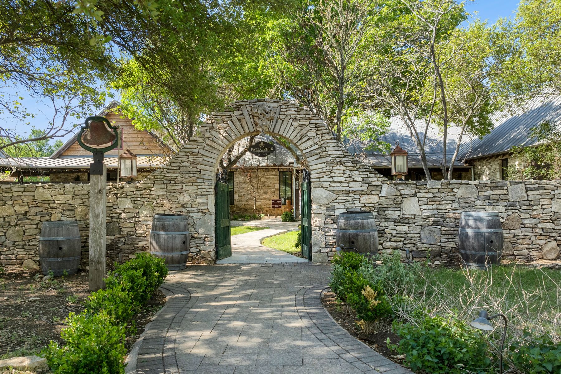 main property photo 19