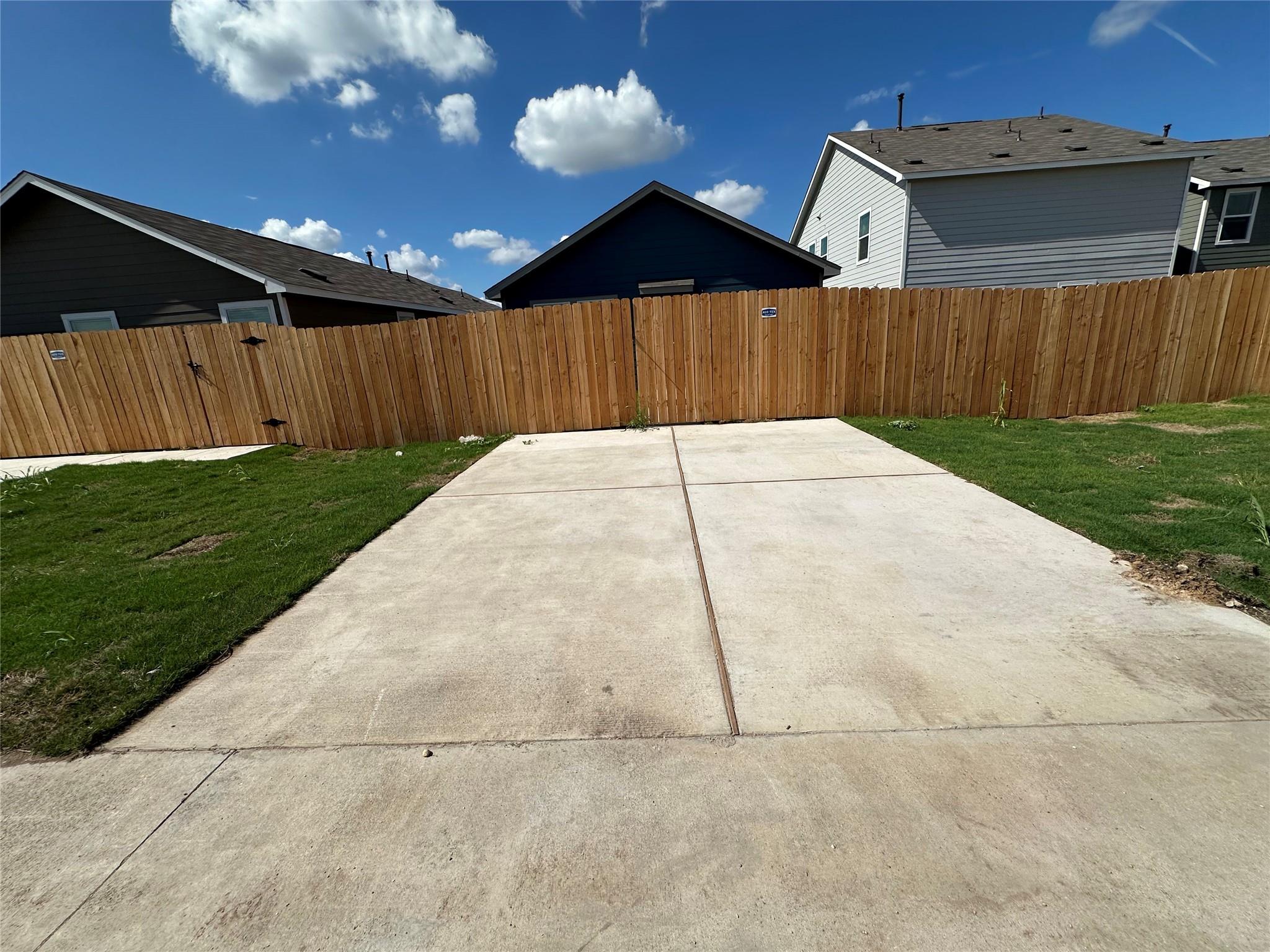 main property photo 37