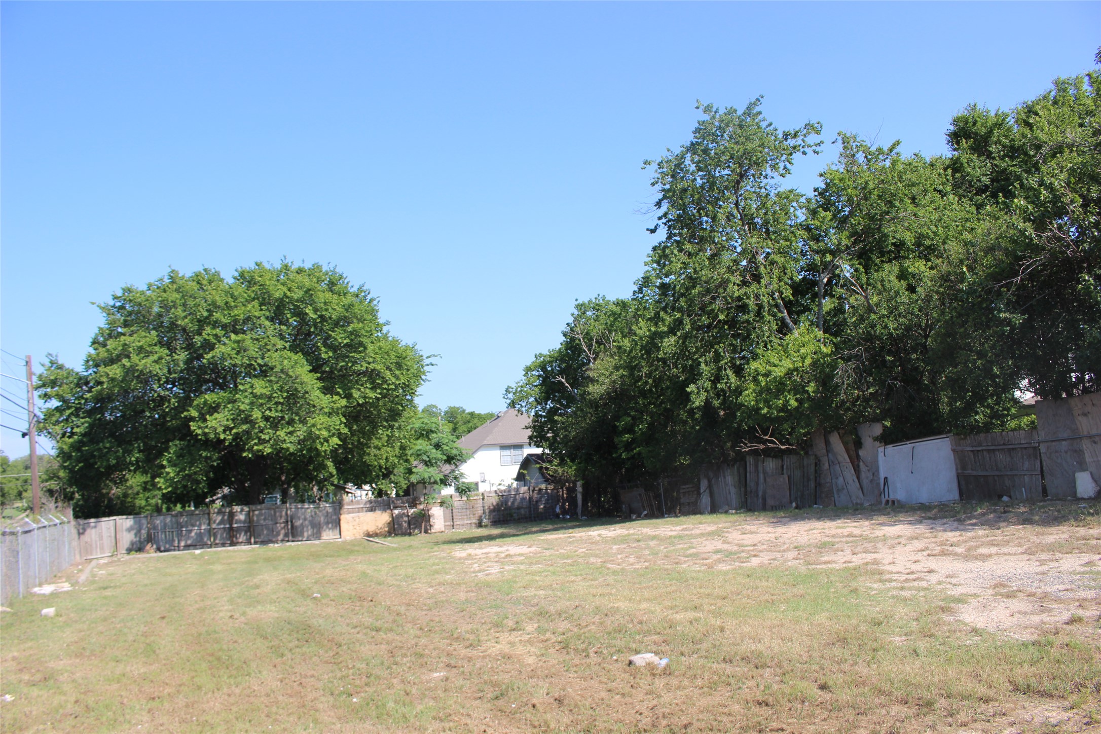 main property photo 8