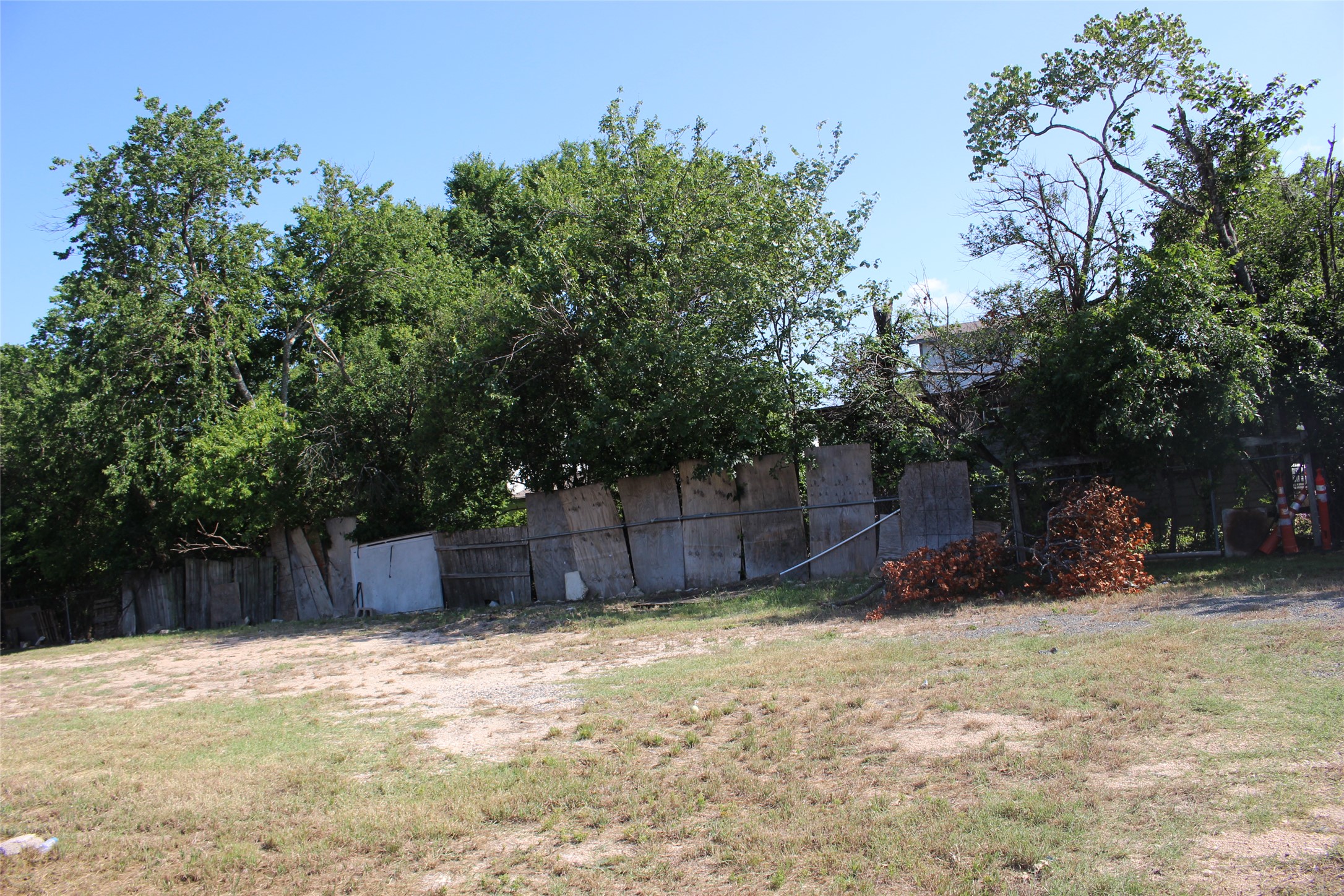 main property photo 9