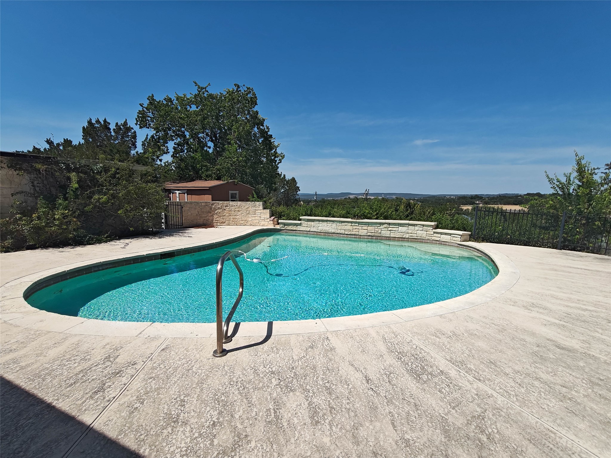 main property photo 26