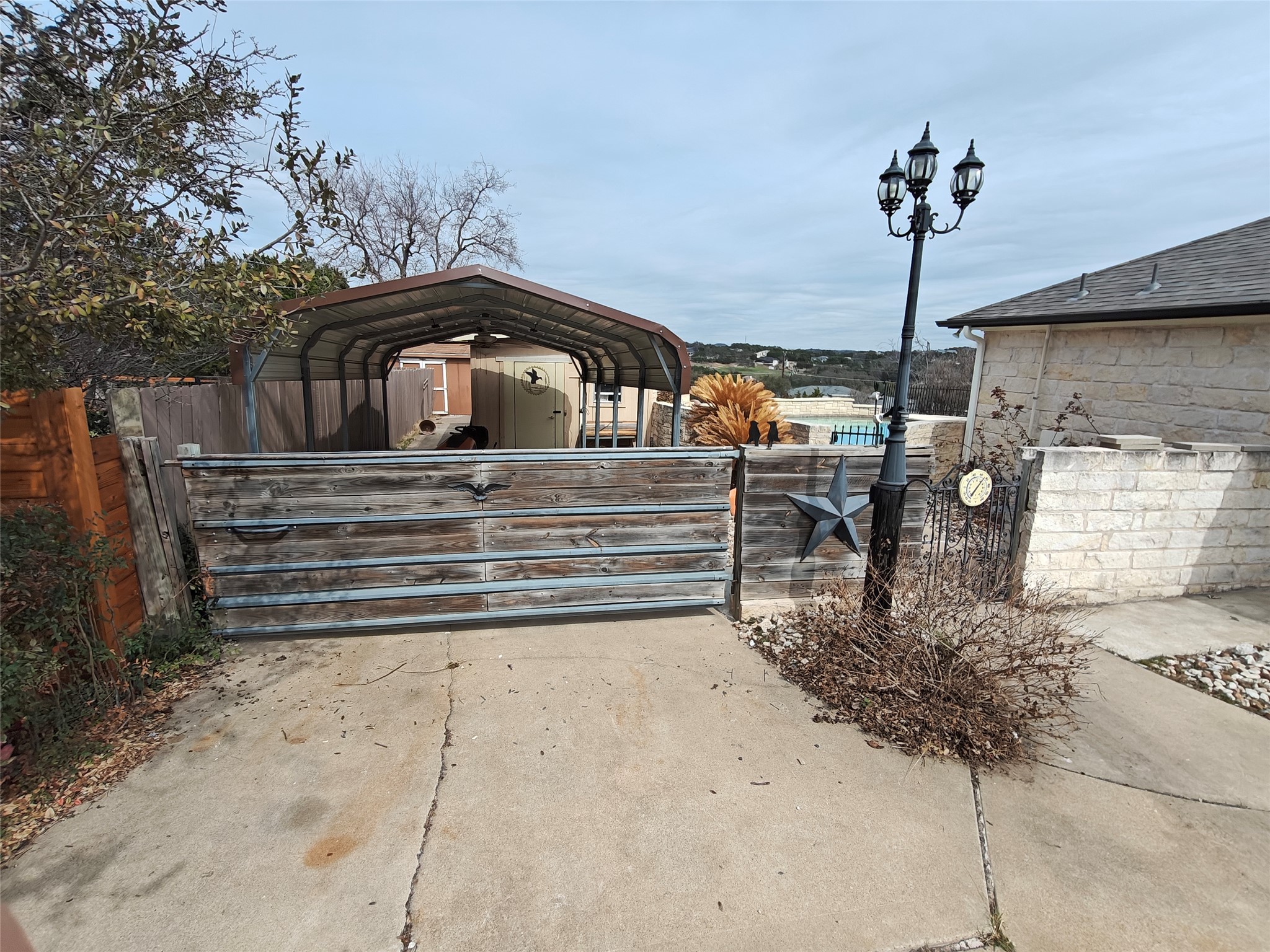 main property photo 27