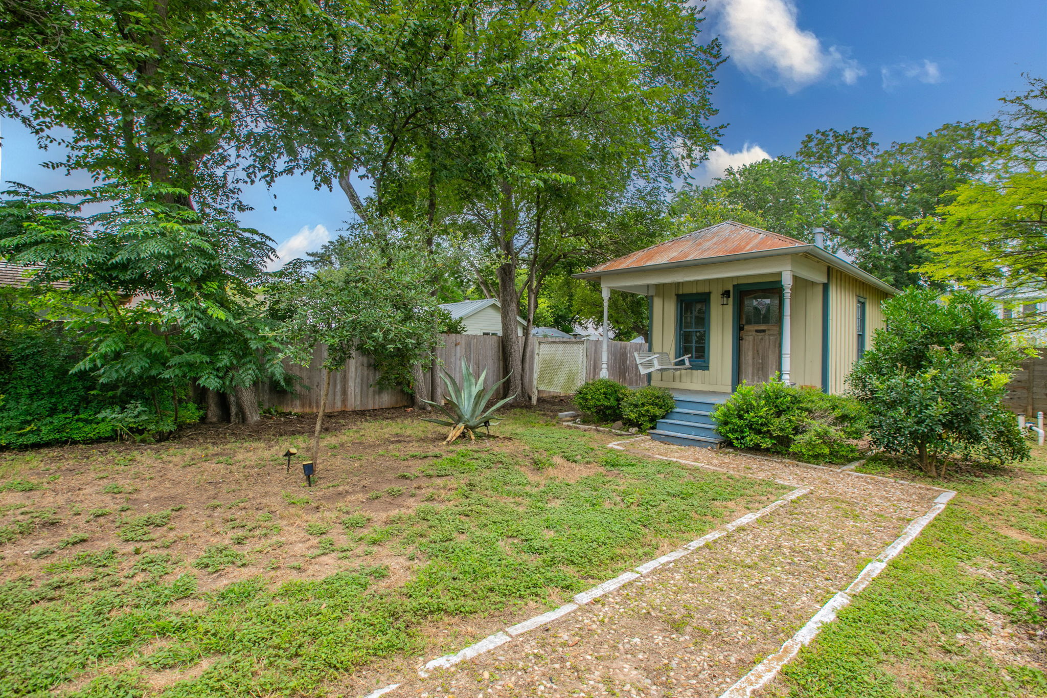 main property photo 33