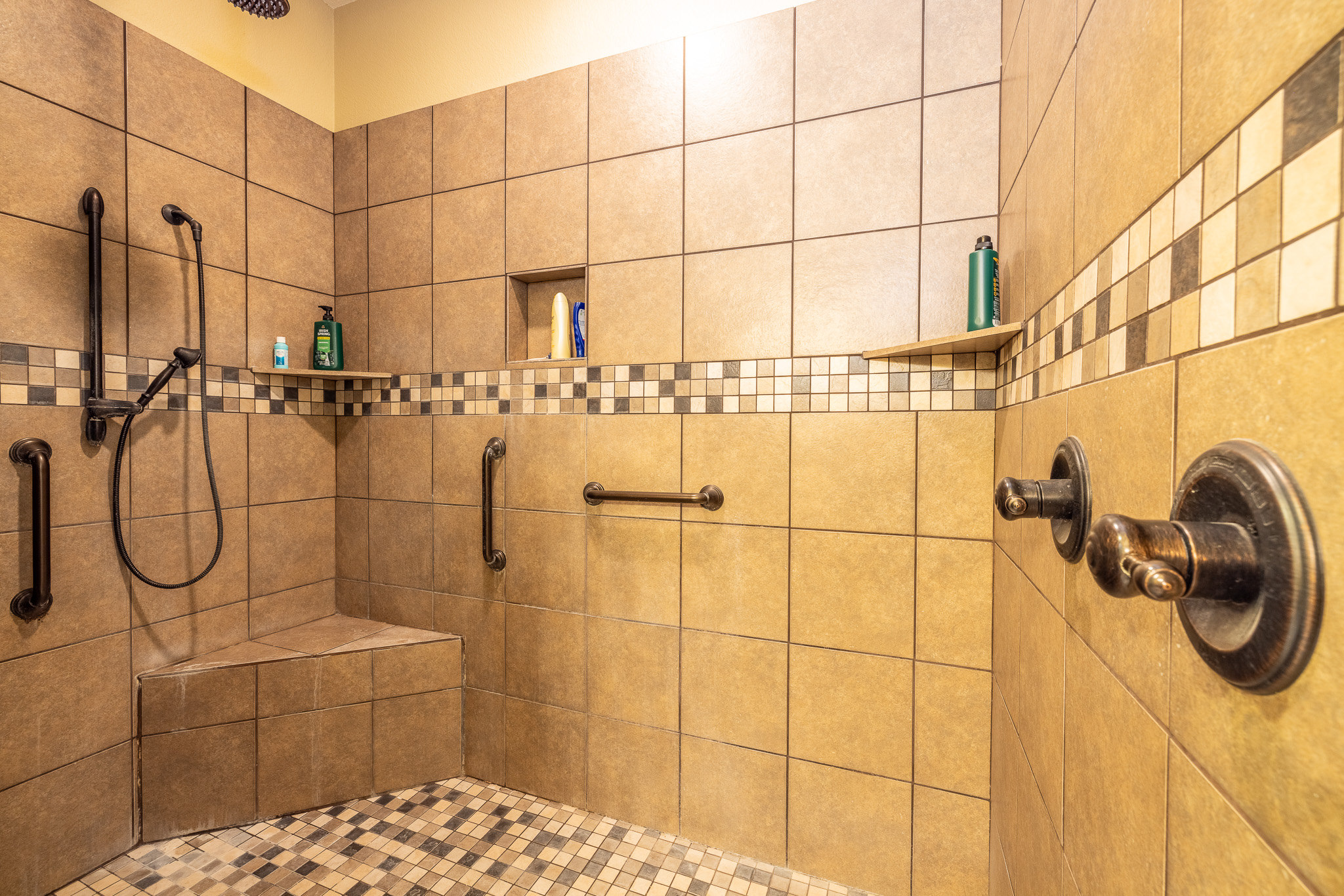 main property photo 15