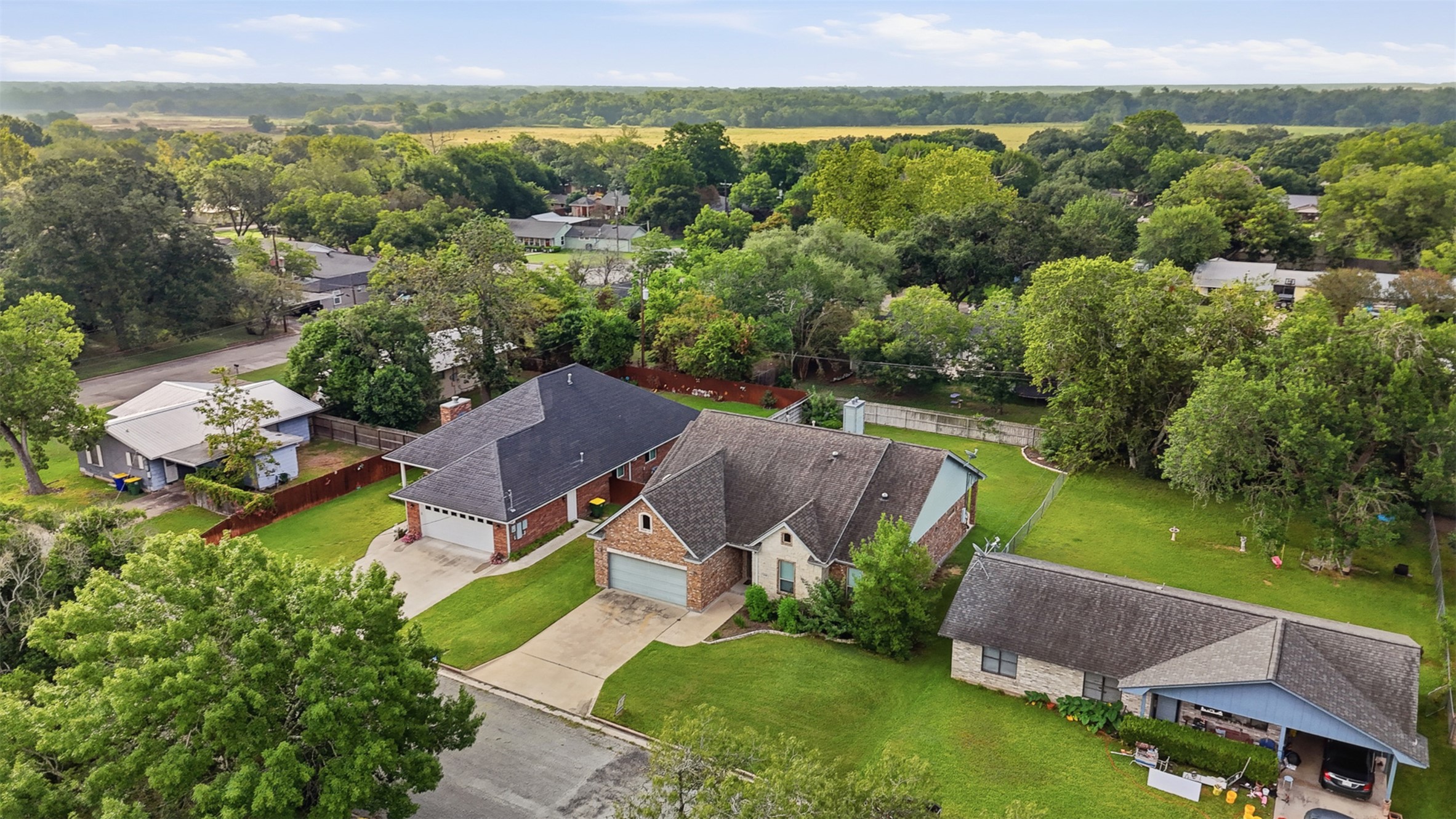 main property photo 33