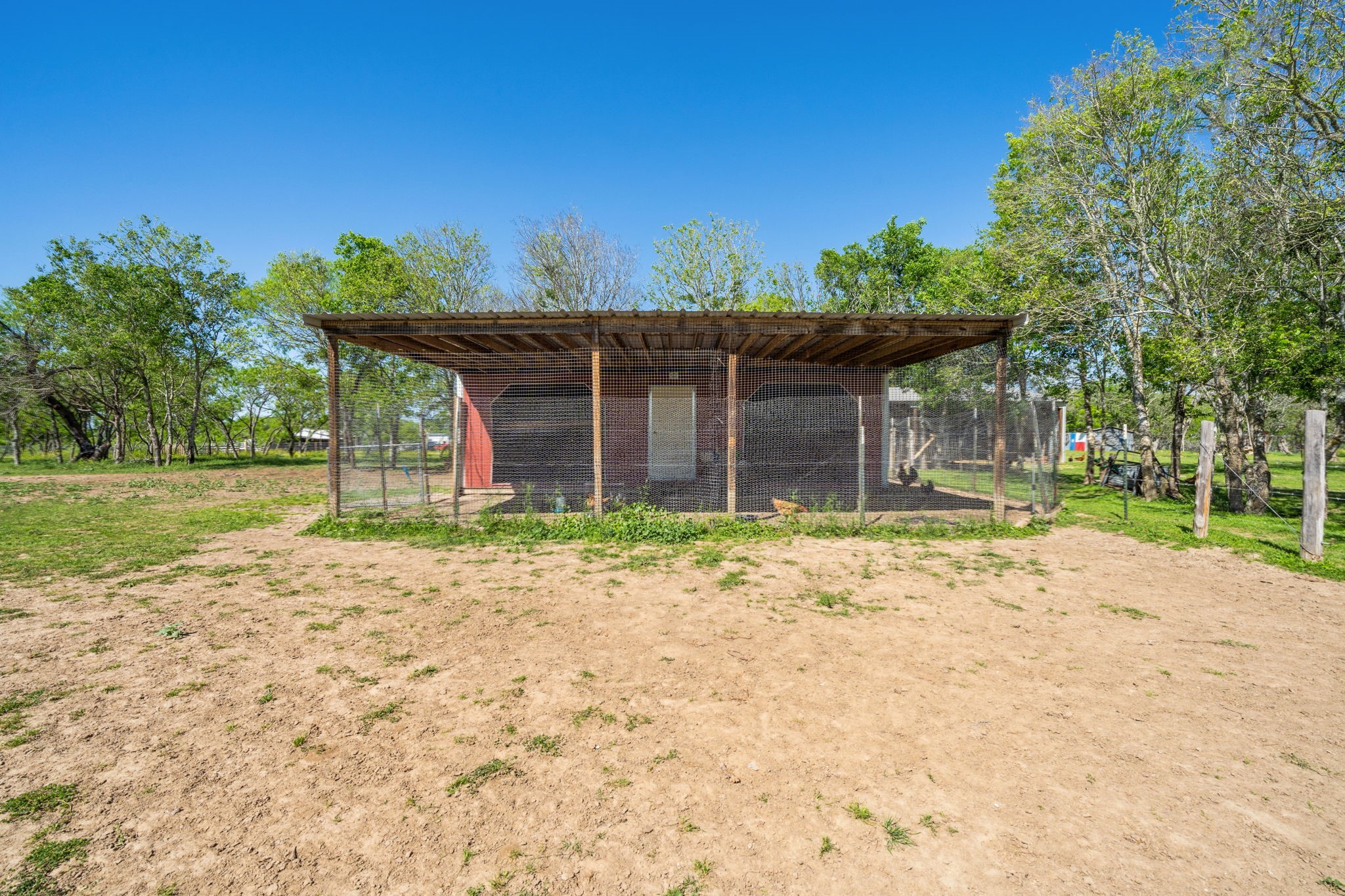 main property photo 8