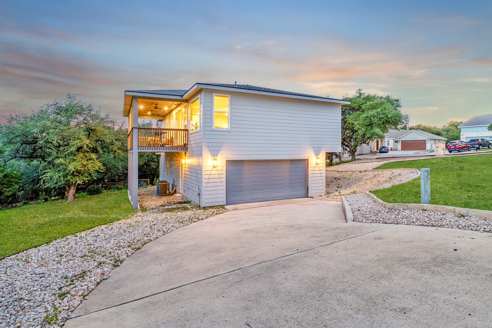 main property photo 28
