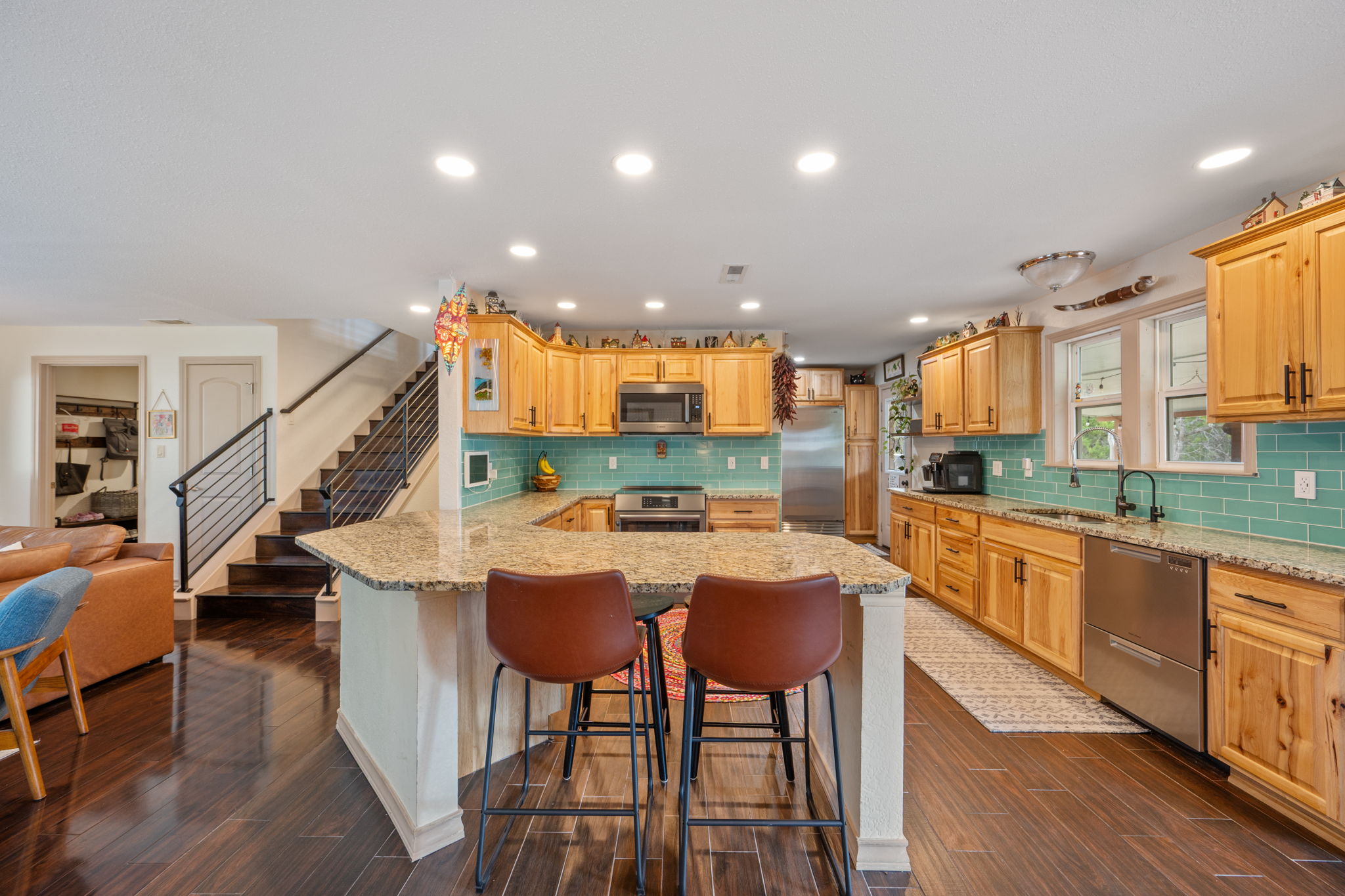 main property photo 11