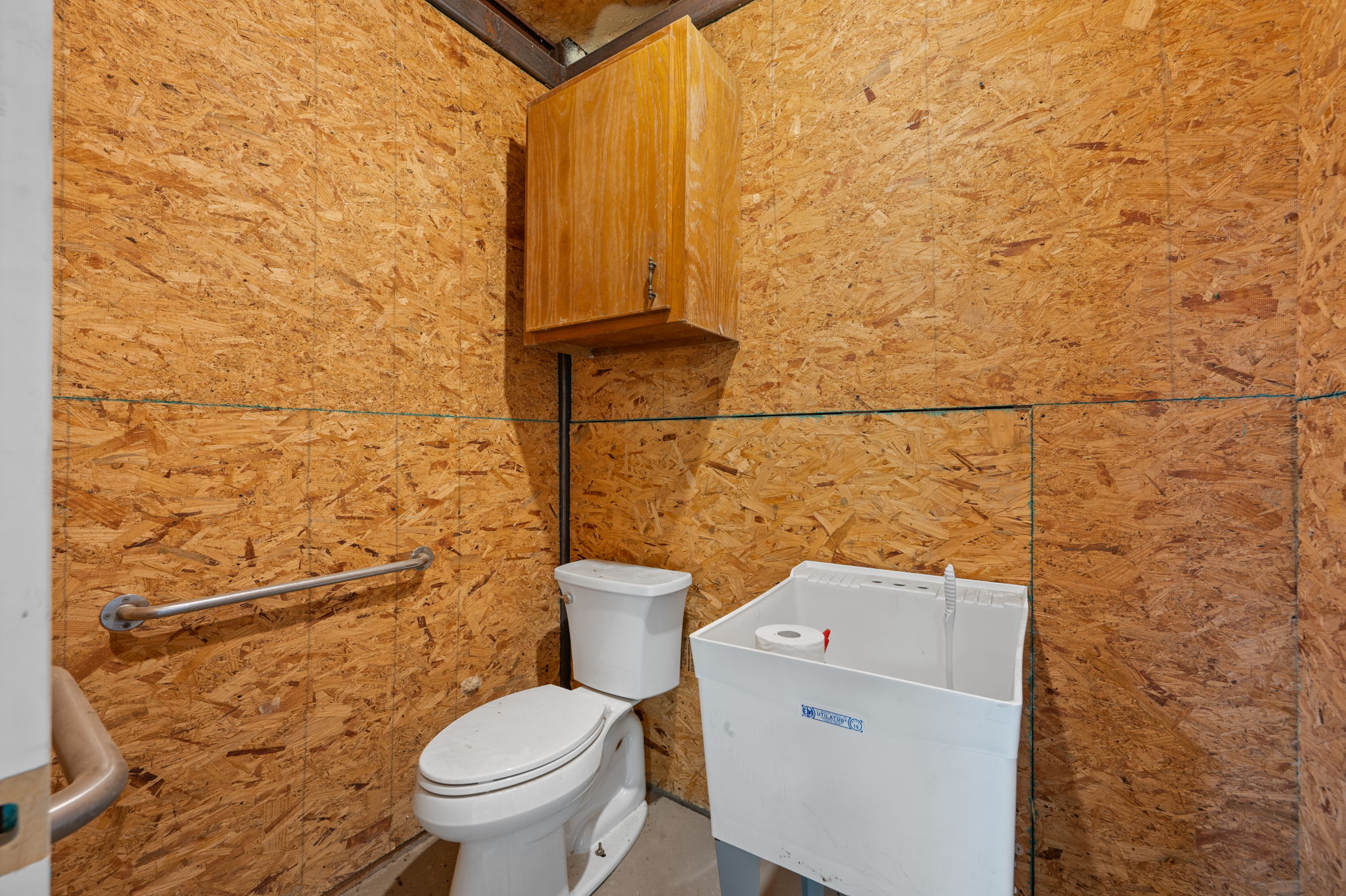 main property photo 35