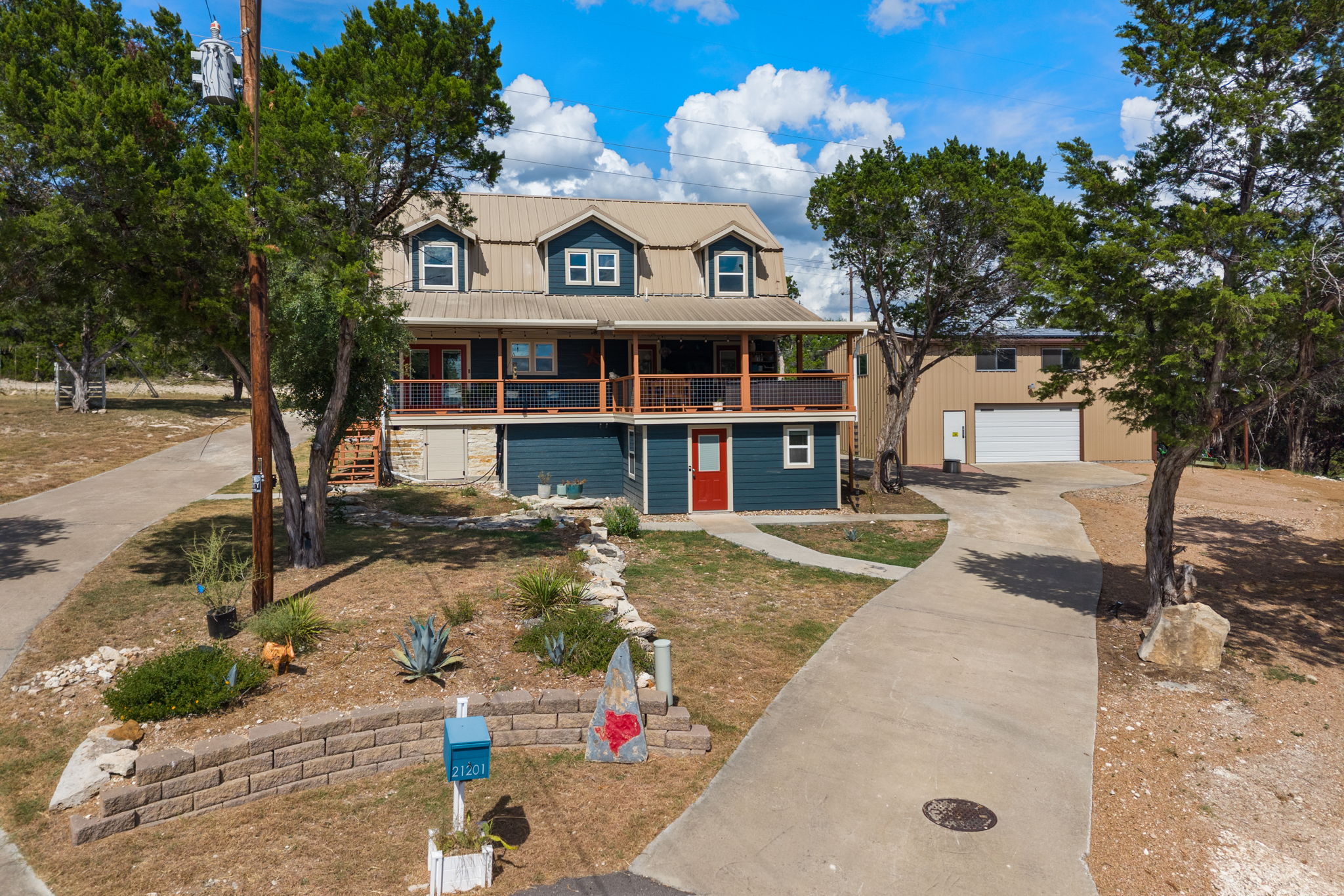 main property photo 4