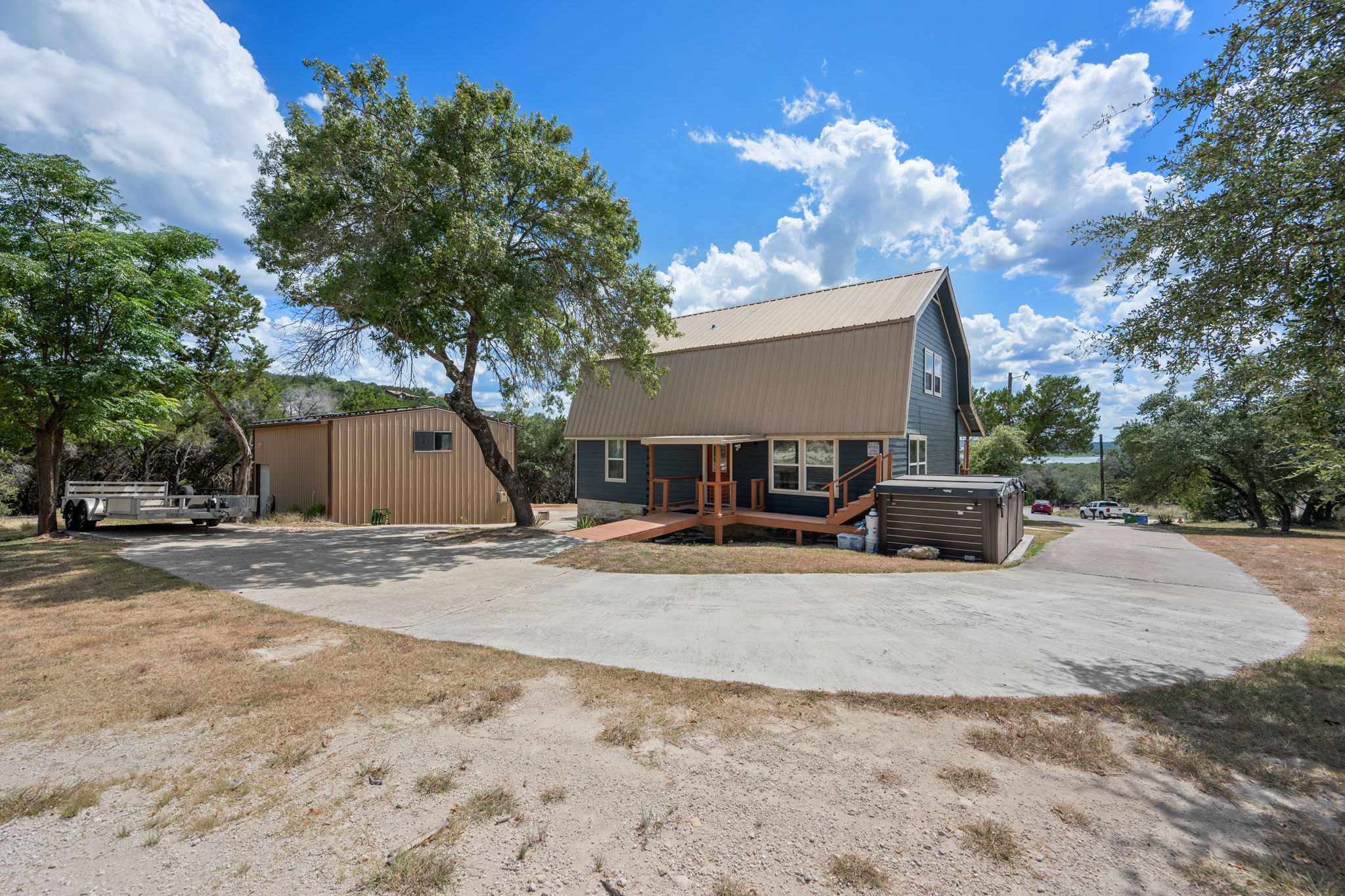main property photo 7