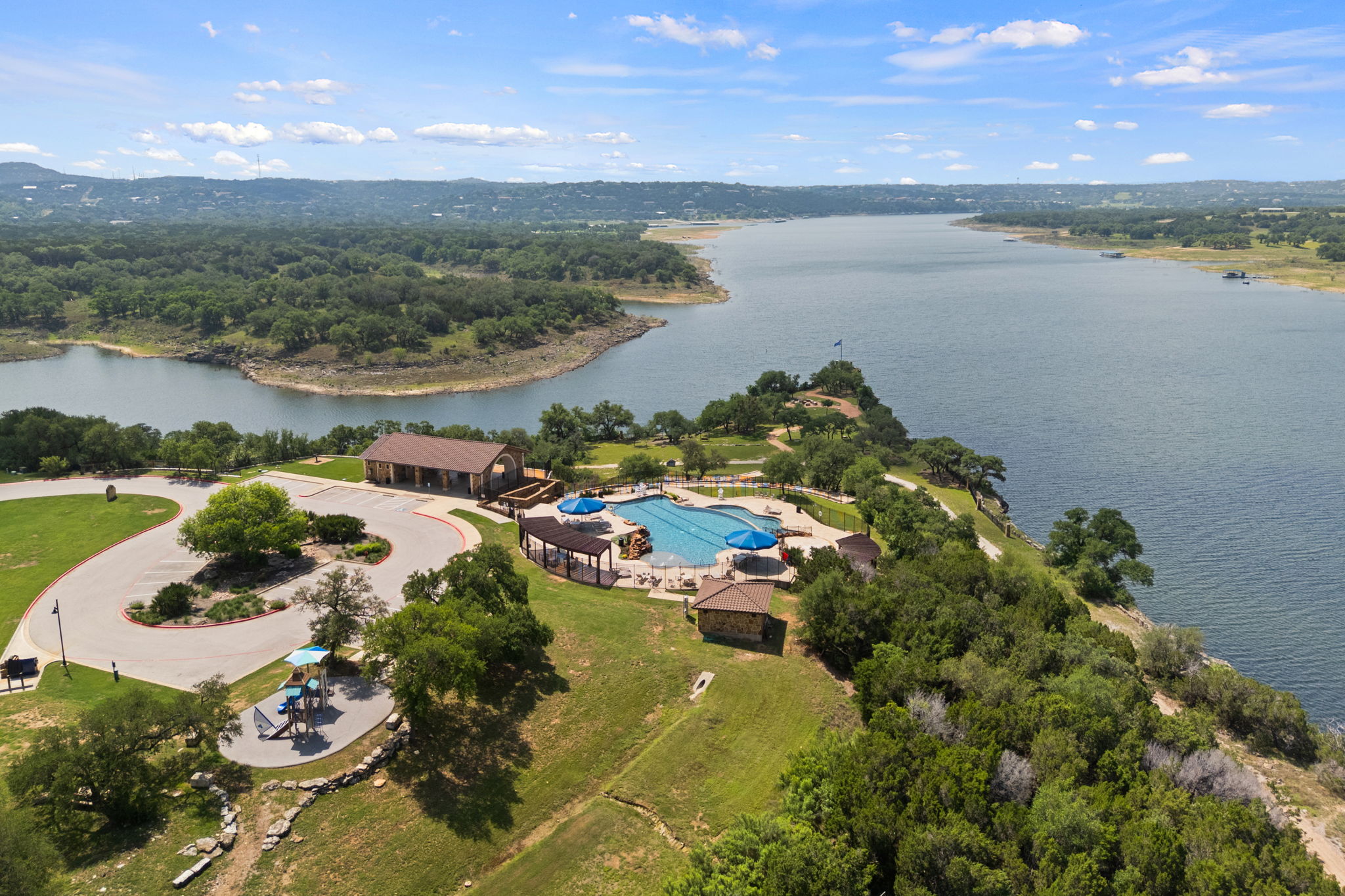 main property photo 38