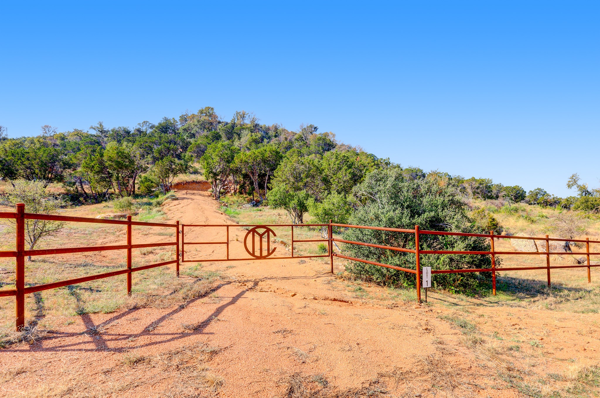 main property photo 17