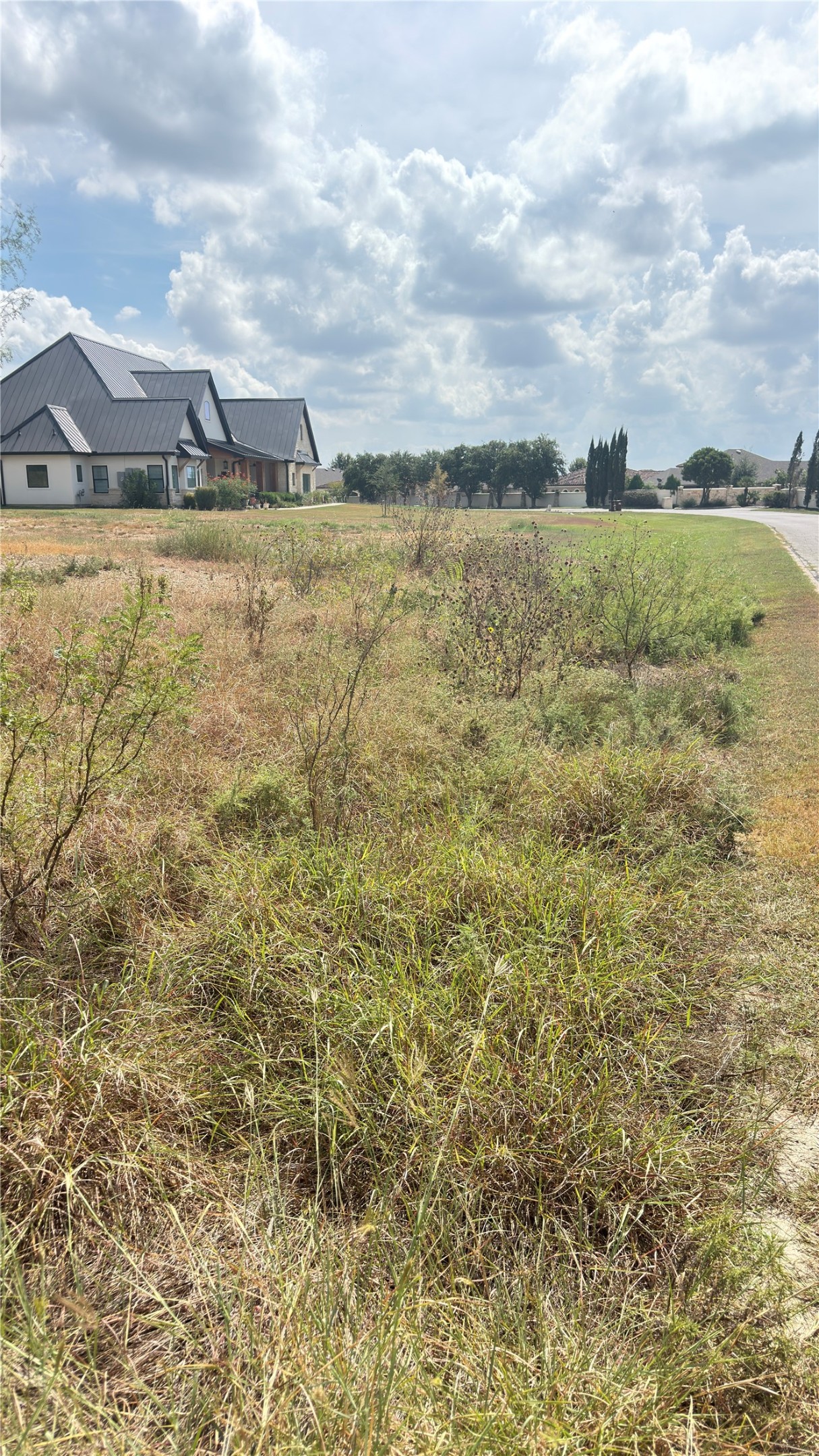 main property photo 15