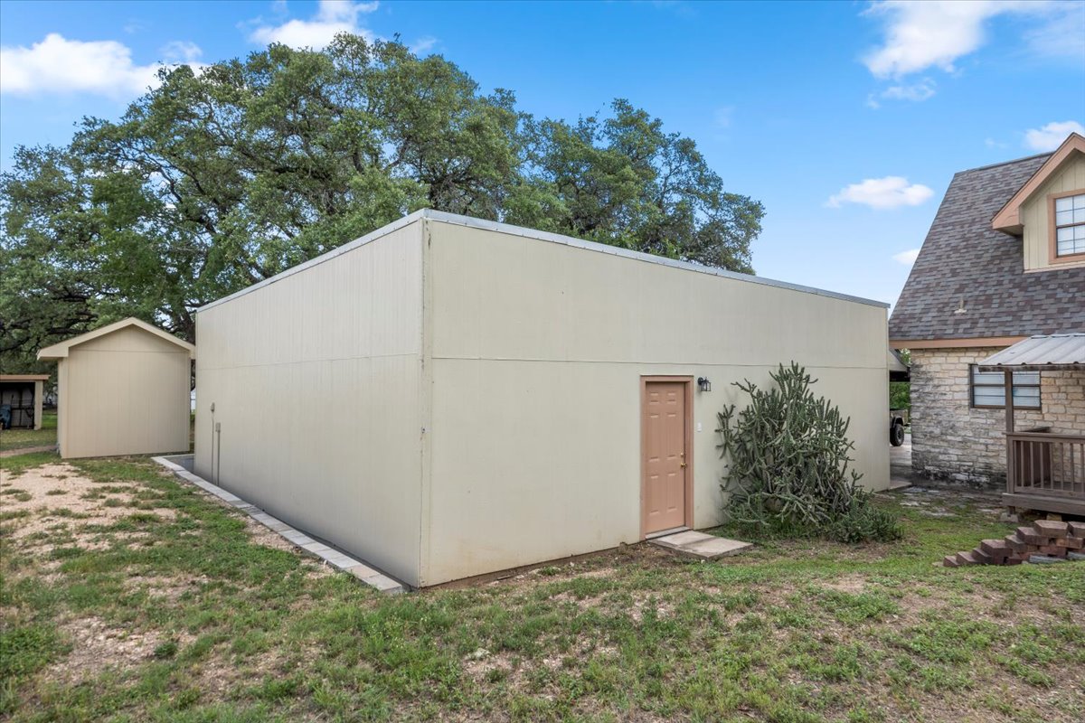 main property photo 11