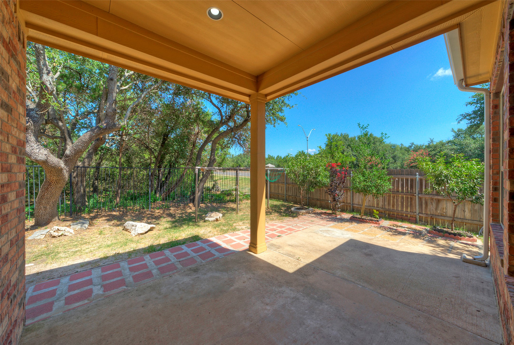 main property photo 6