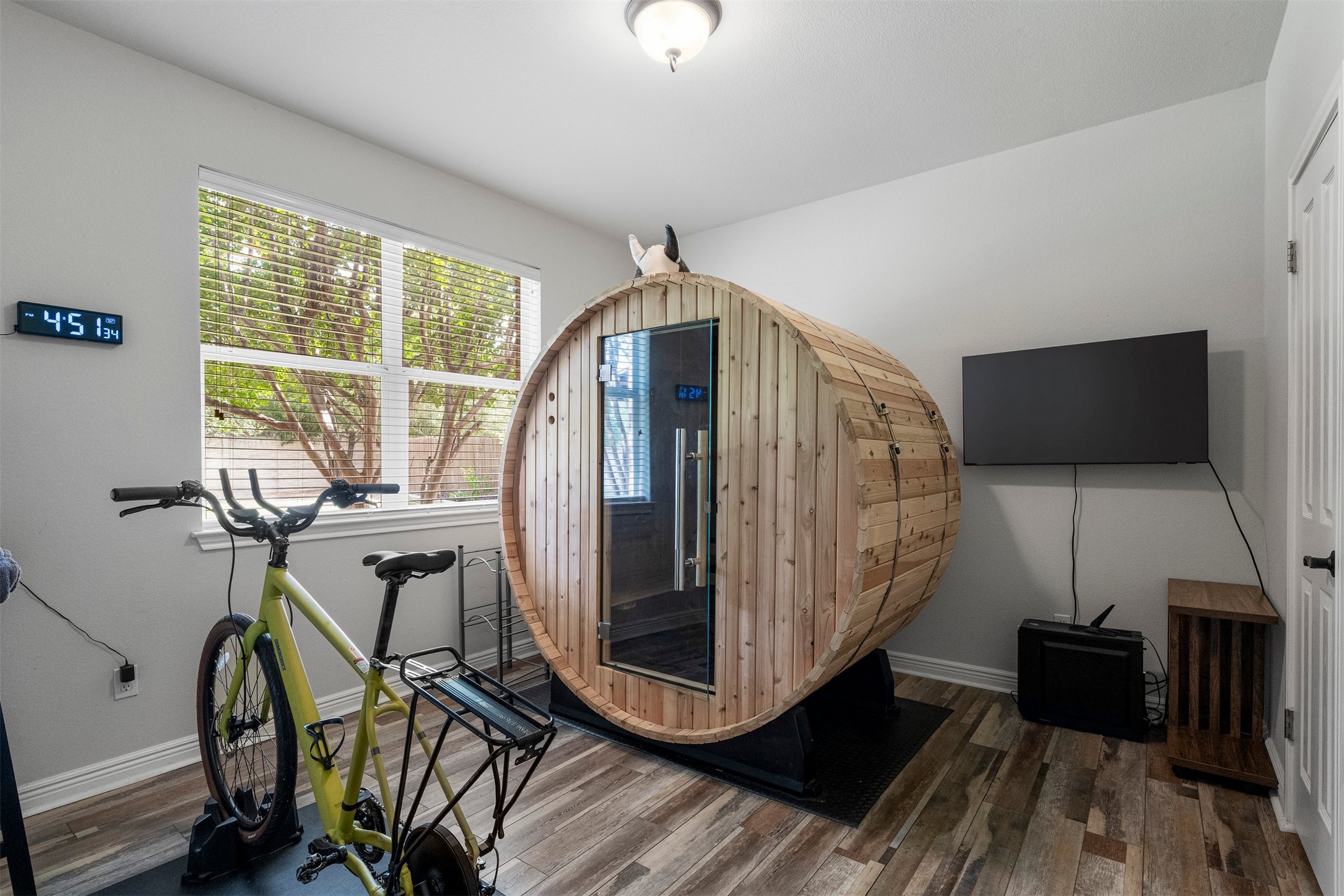 main property photo 19