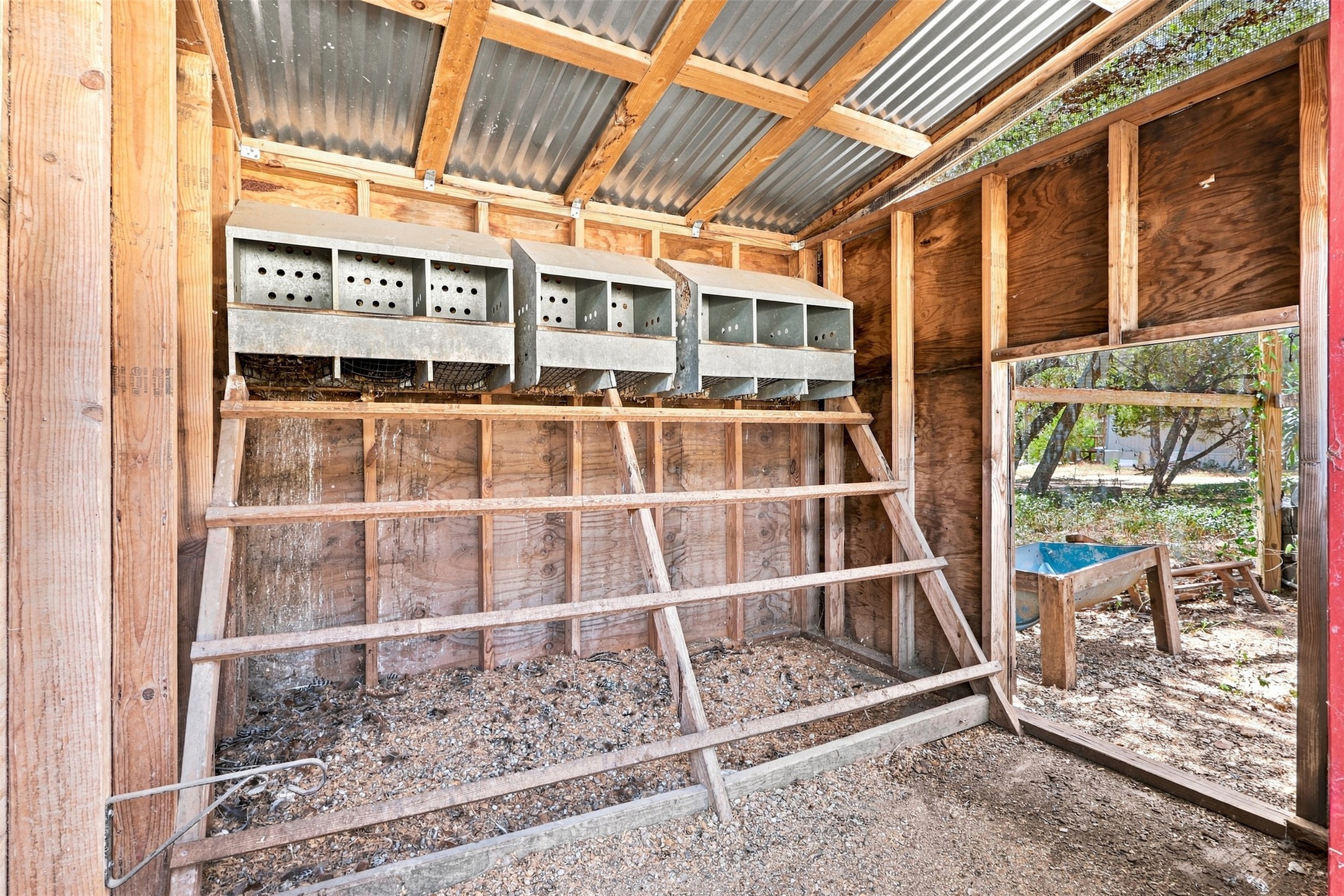 main property photo 50