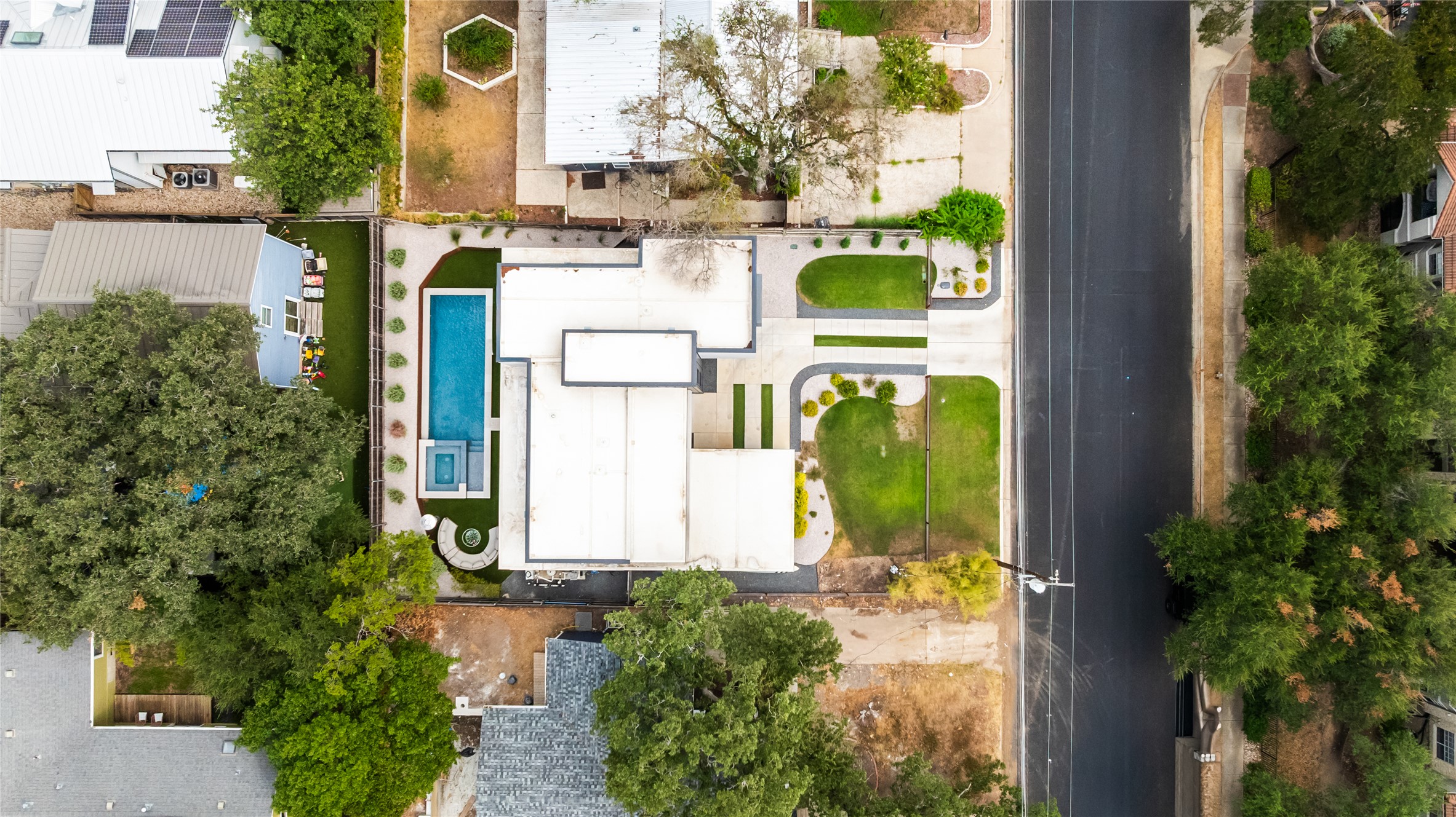 main property photo 39