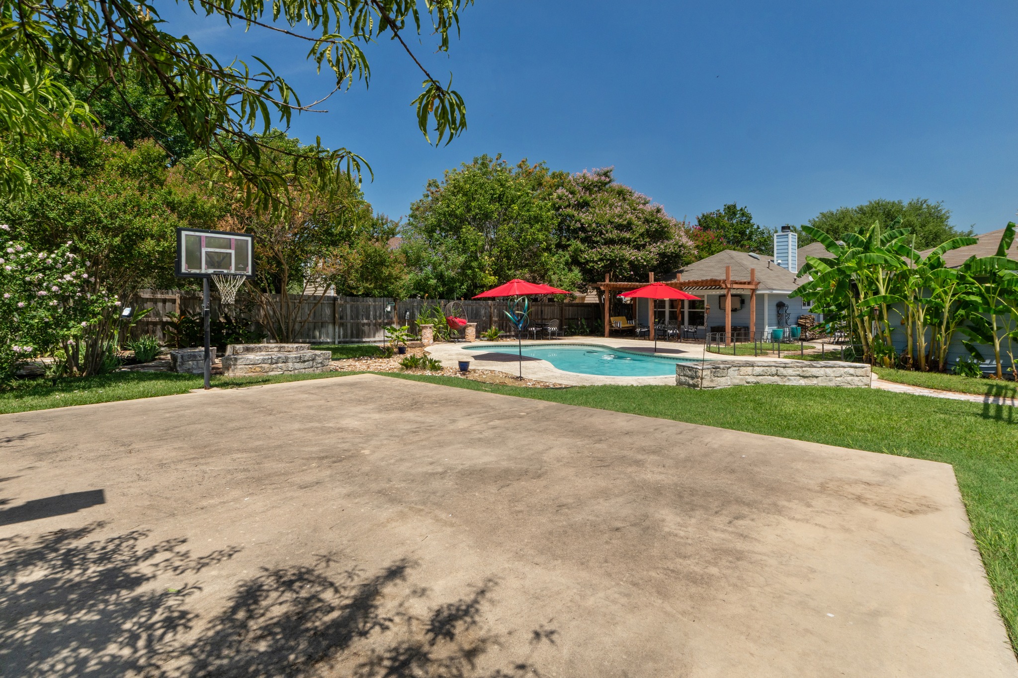 main property photo 23