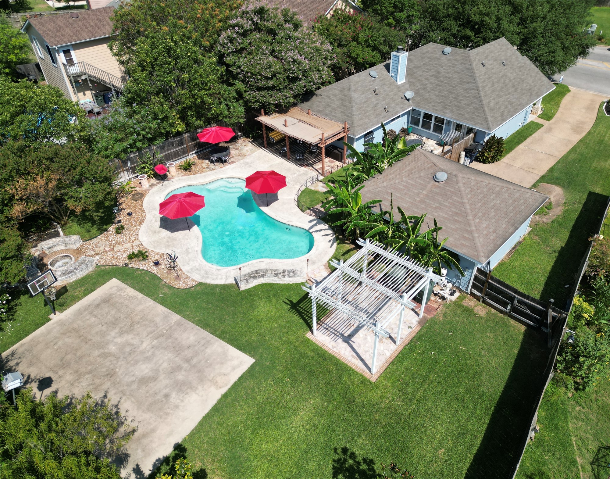 main property photo 3