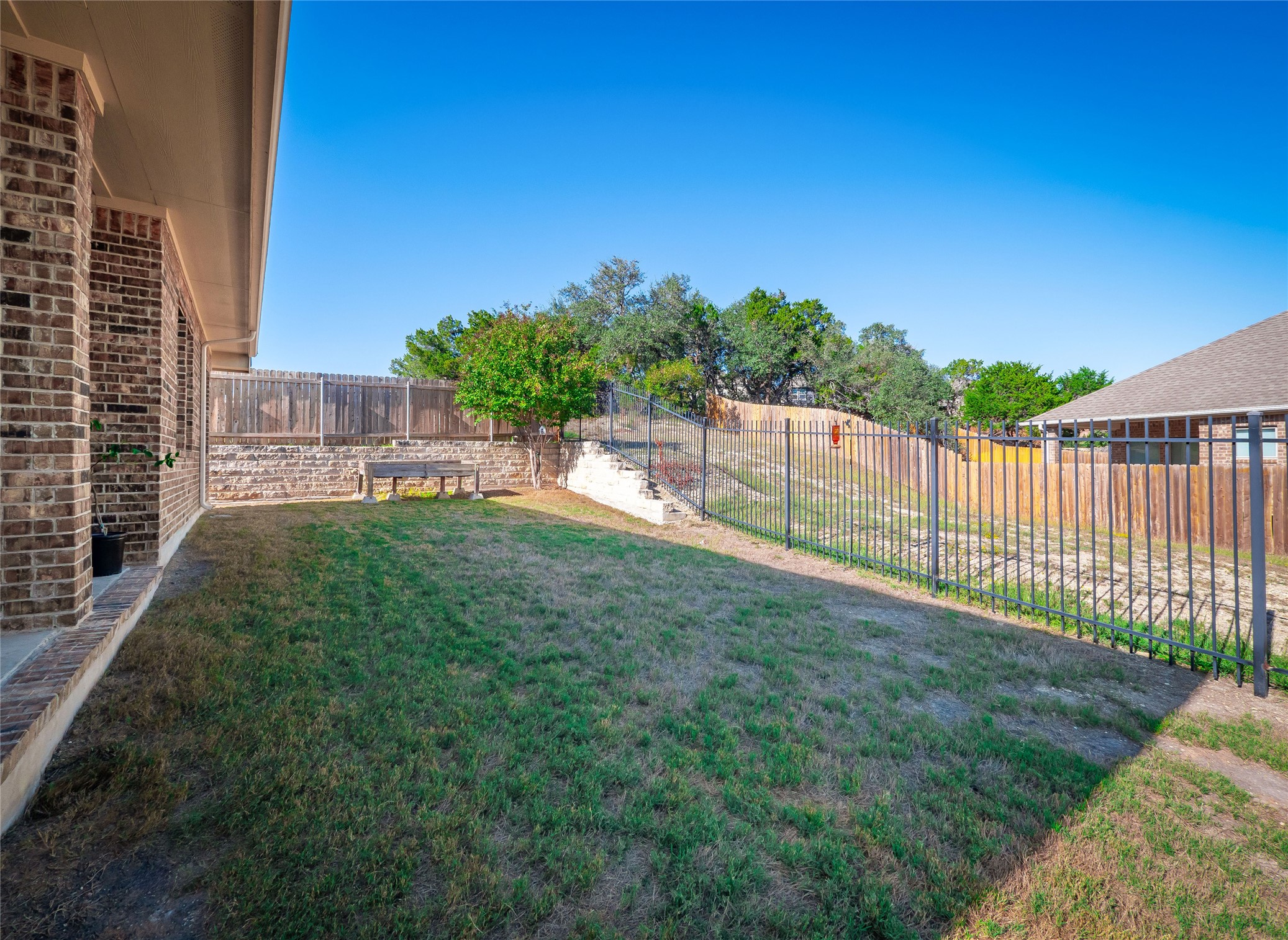 main property photo 31