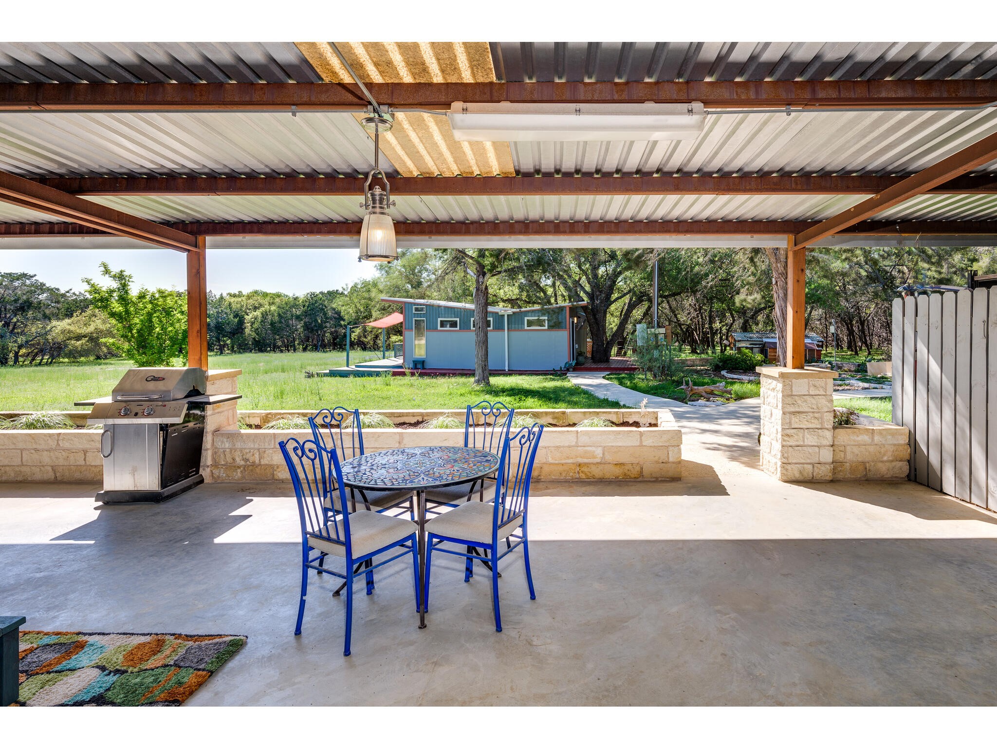 main property photo 11