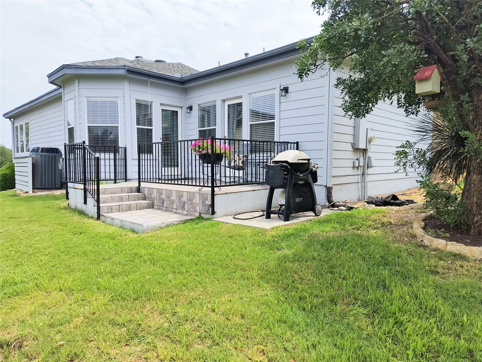 main property photo 13
