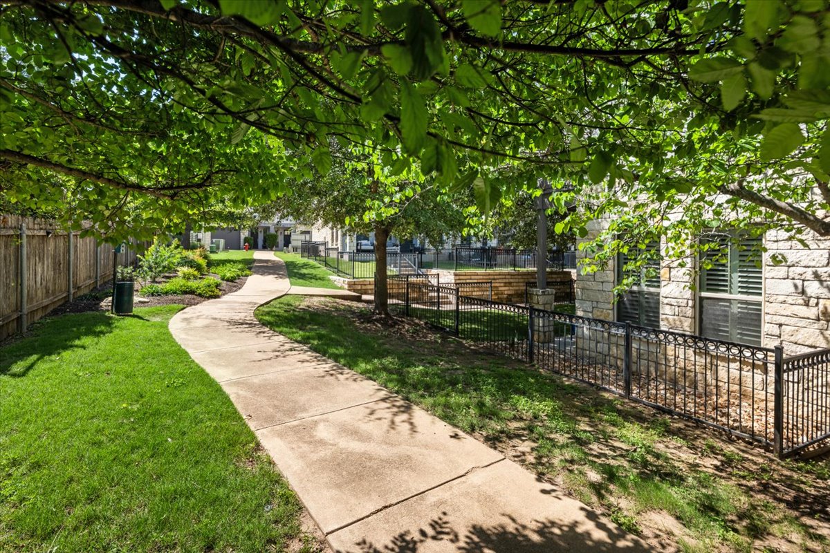 main property photo 33
