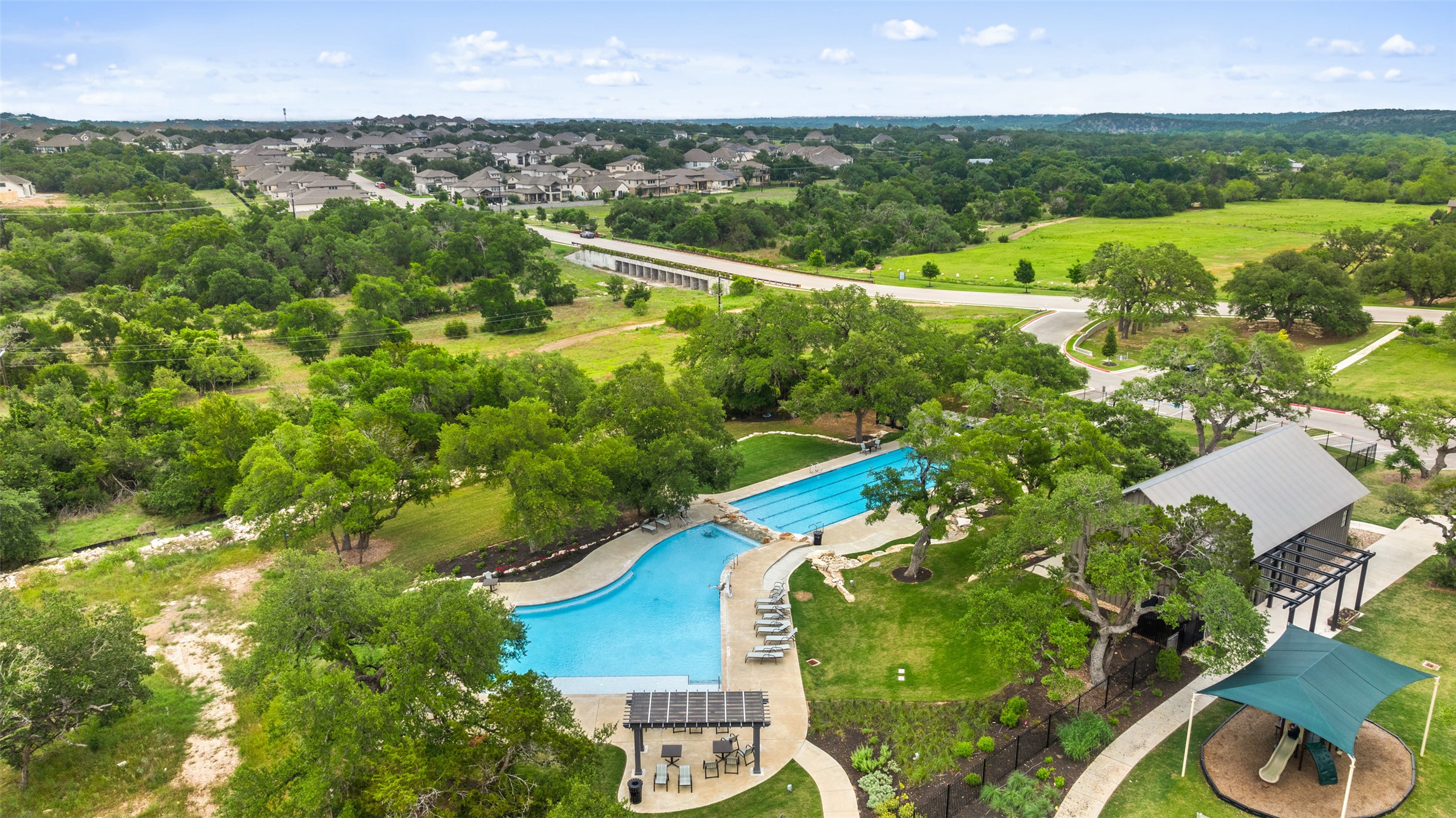 main property photo 32