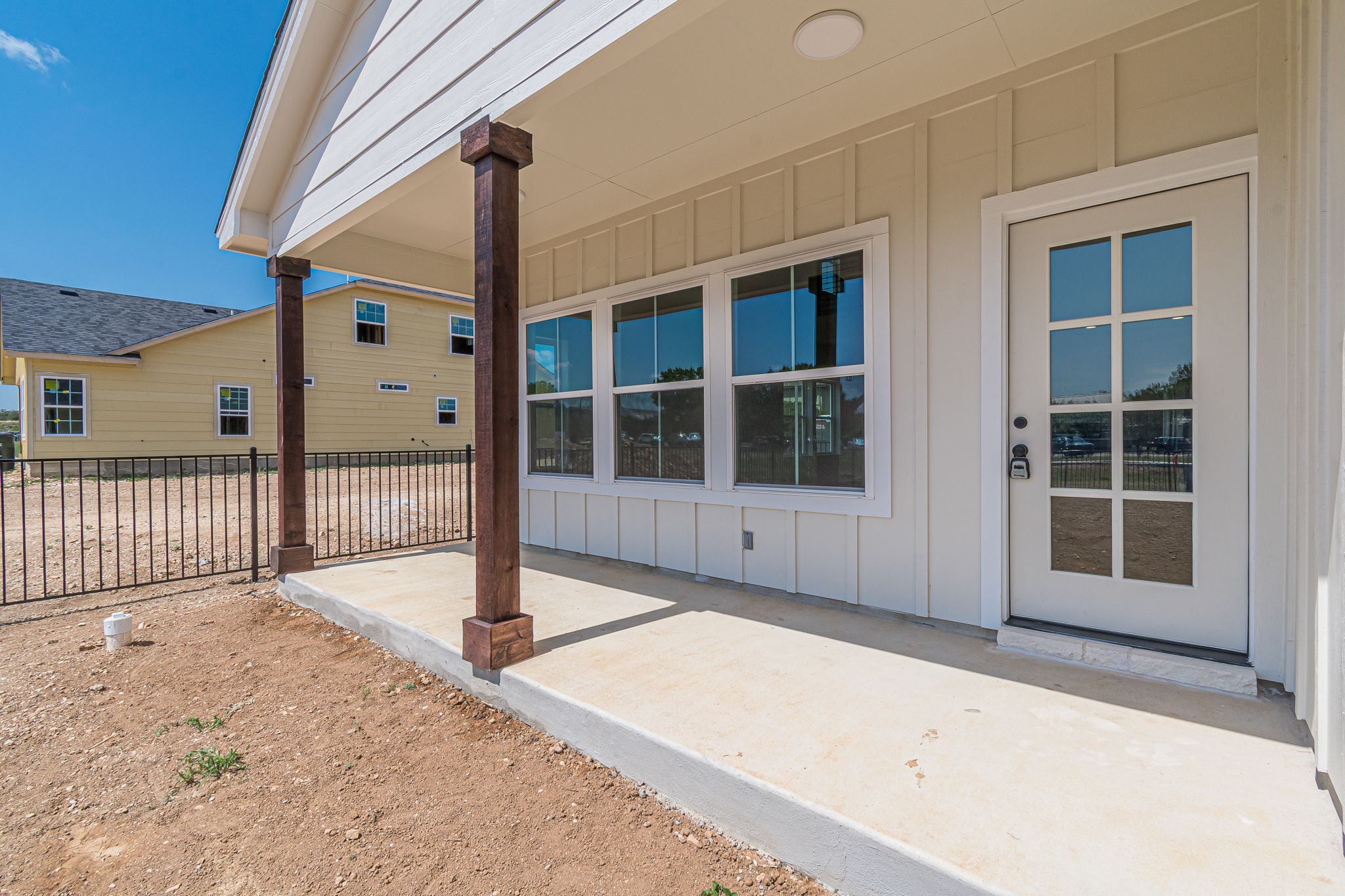 main property photo 37