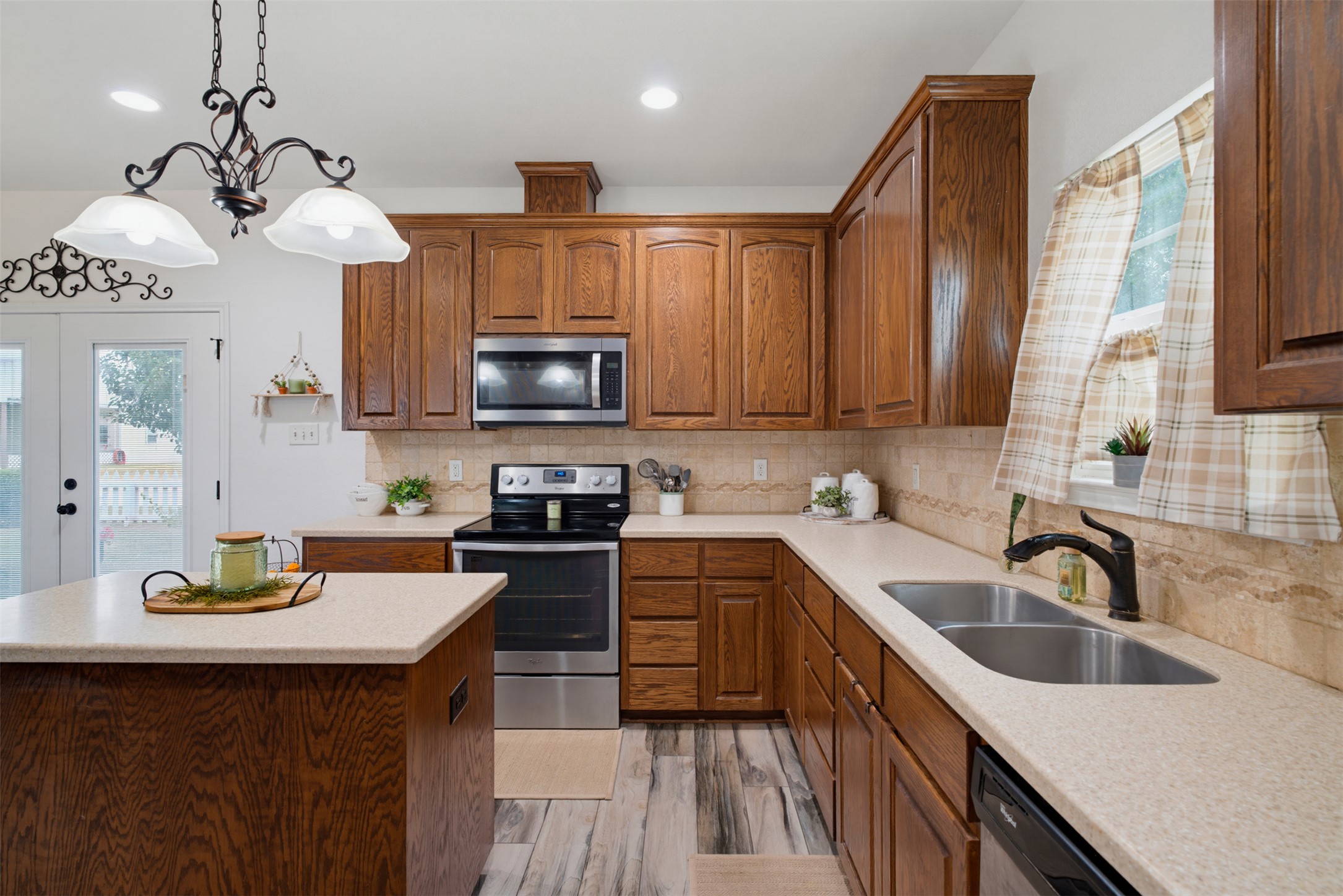 main property photo 11