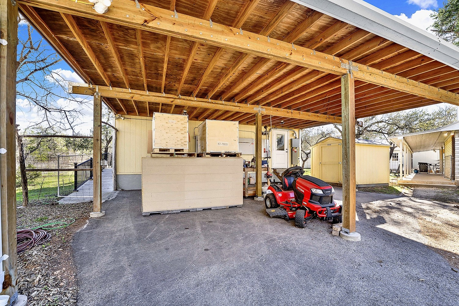main property photo 32
