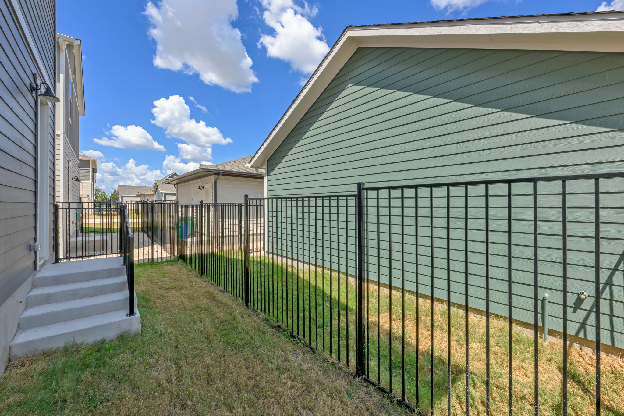 main property photo 25
