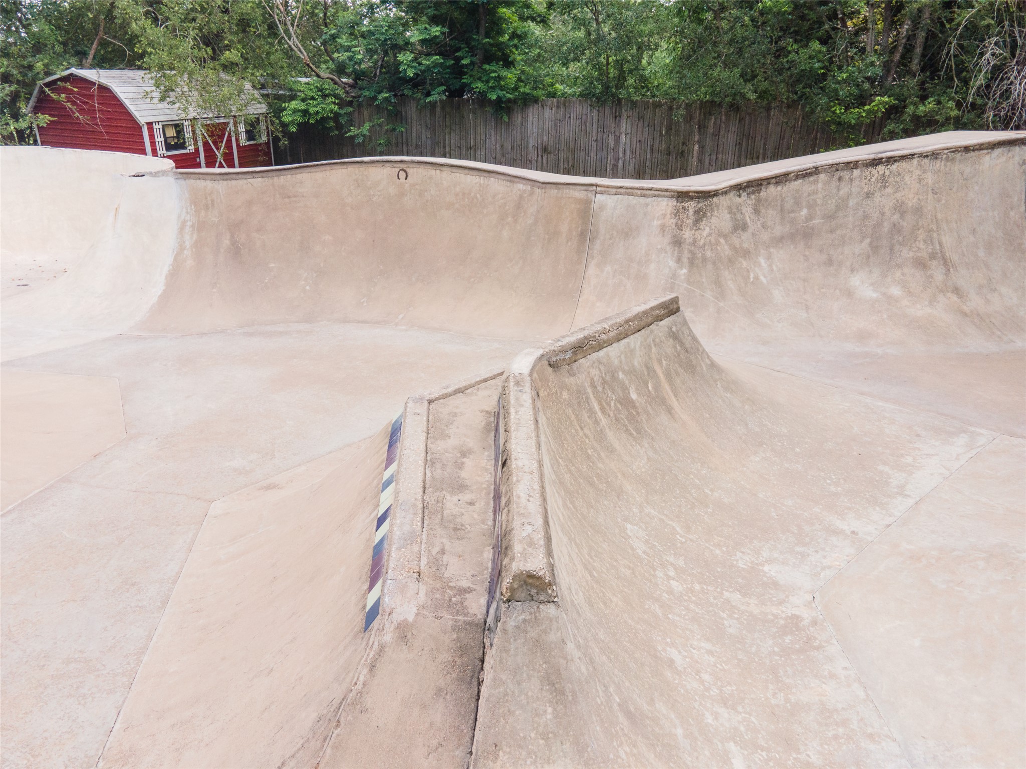 main property photo 30