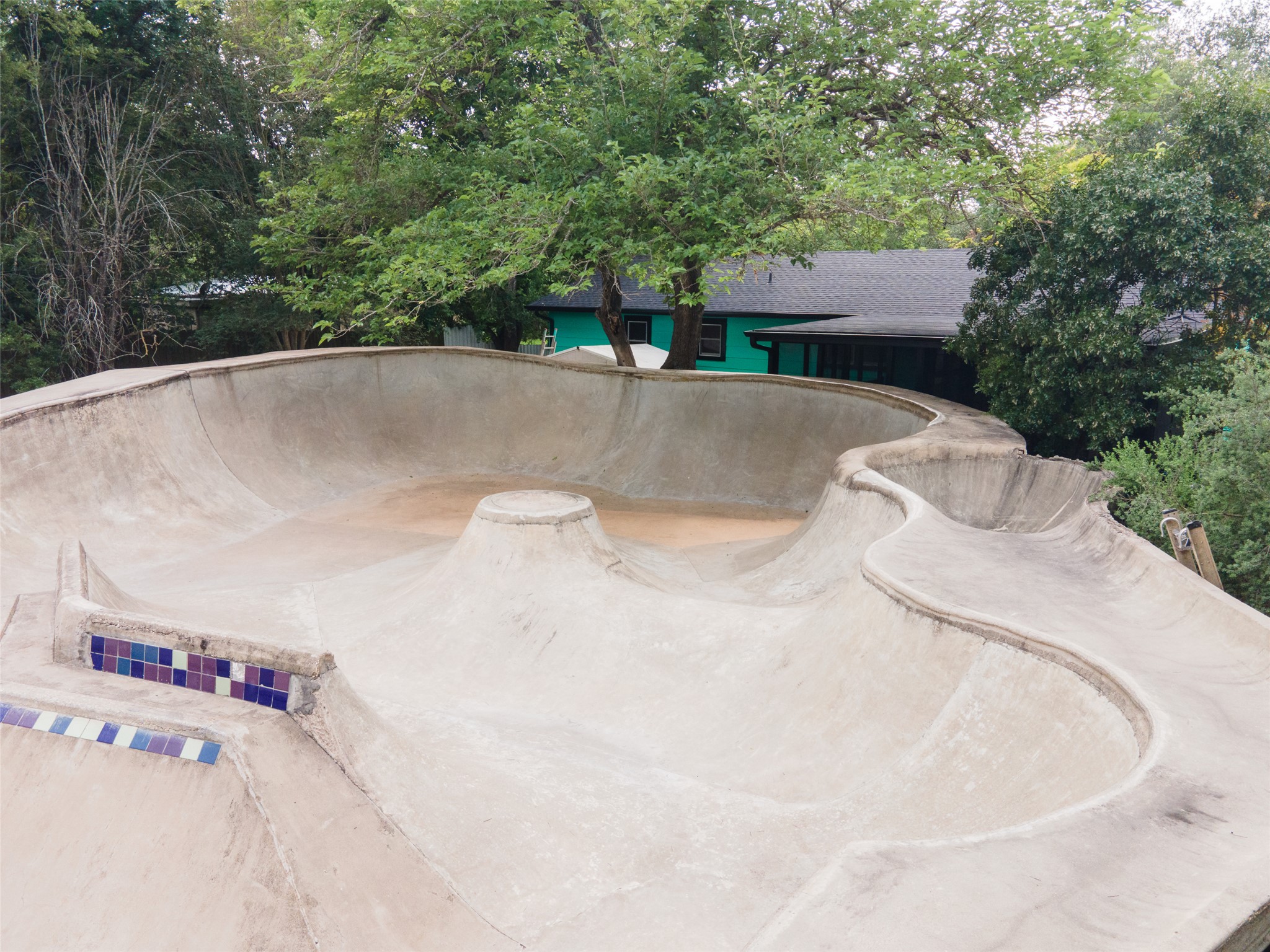 main property photo 32