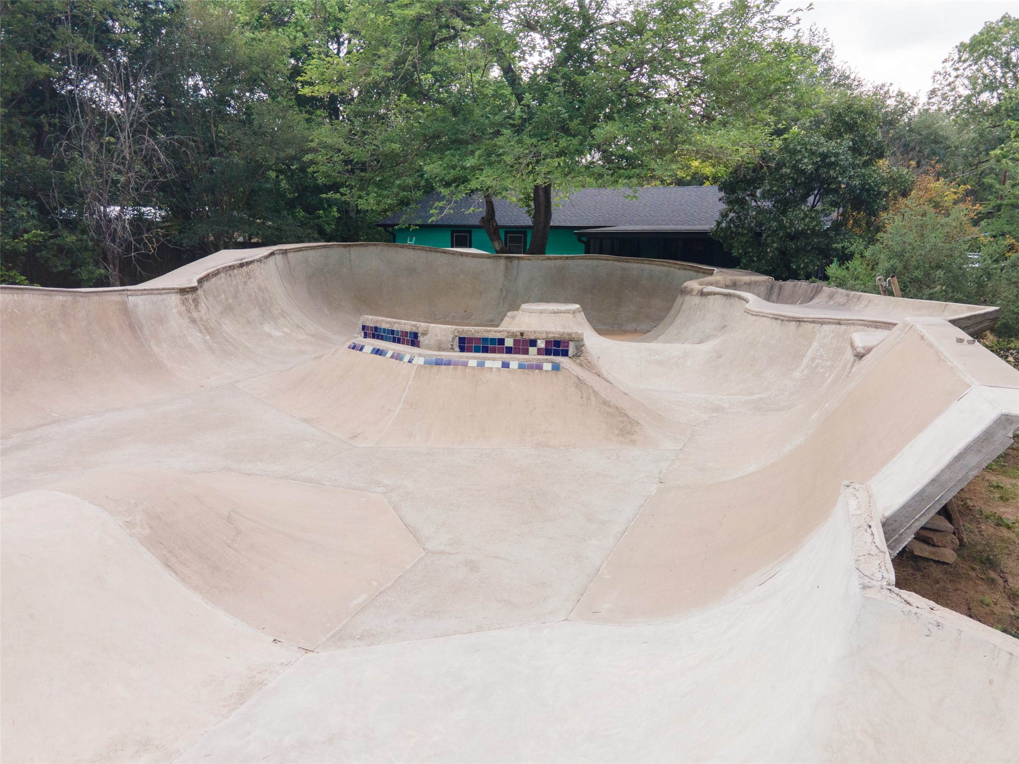 main property photo 33